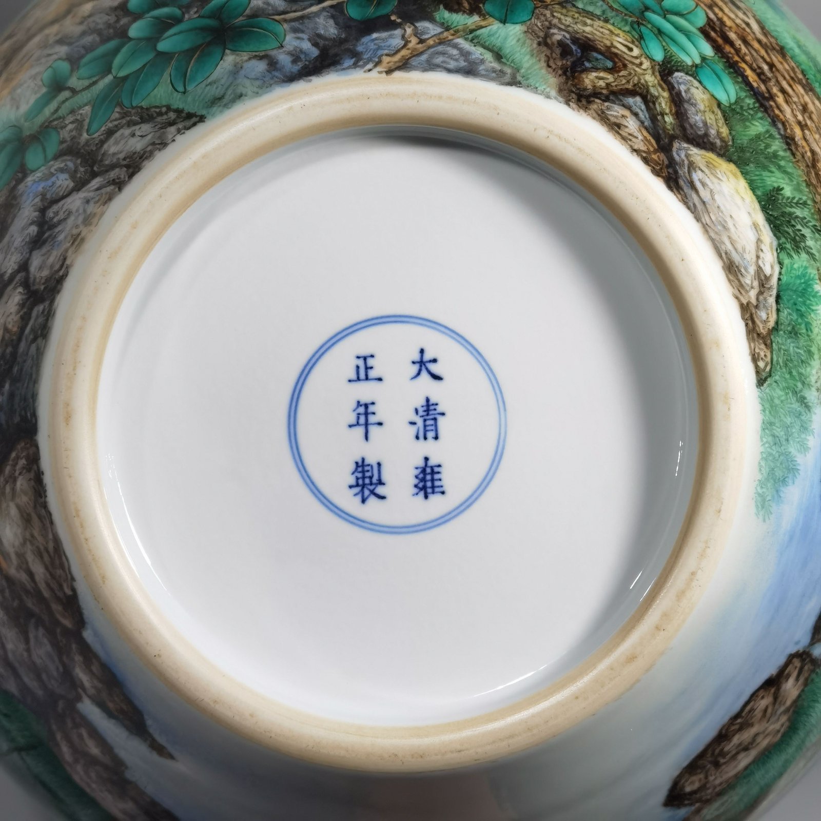 Qing Dynasty Yongzheng enamel Castiglione hunting celestial sphere vase