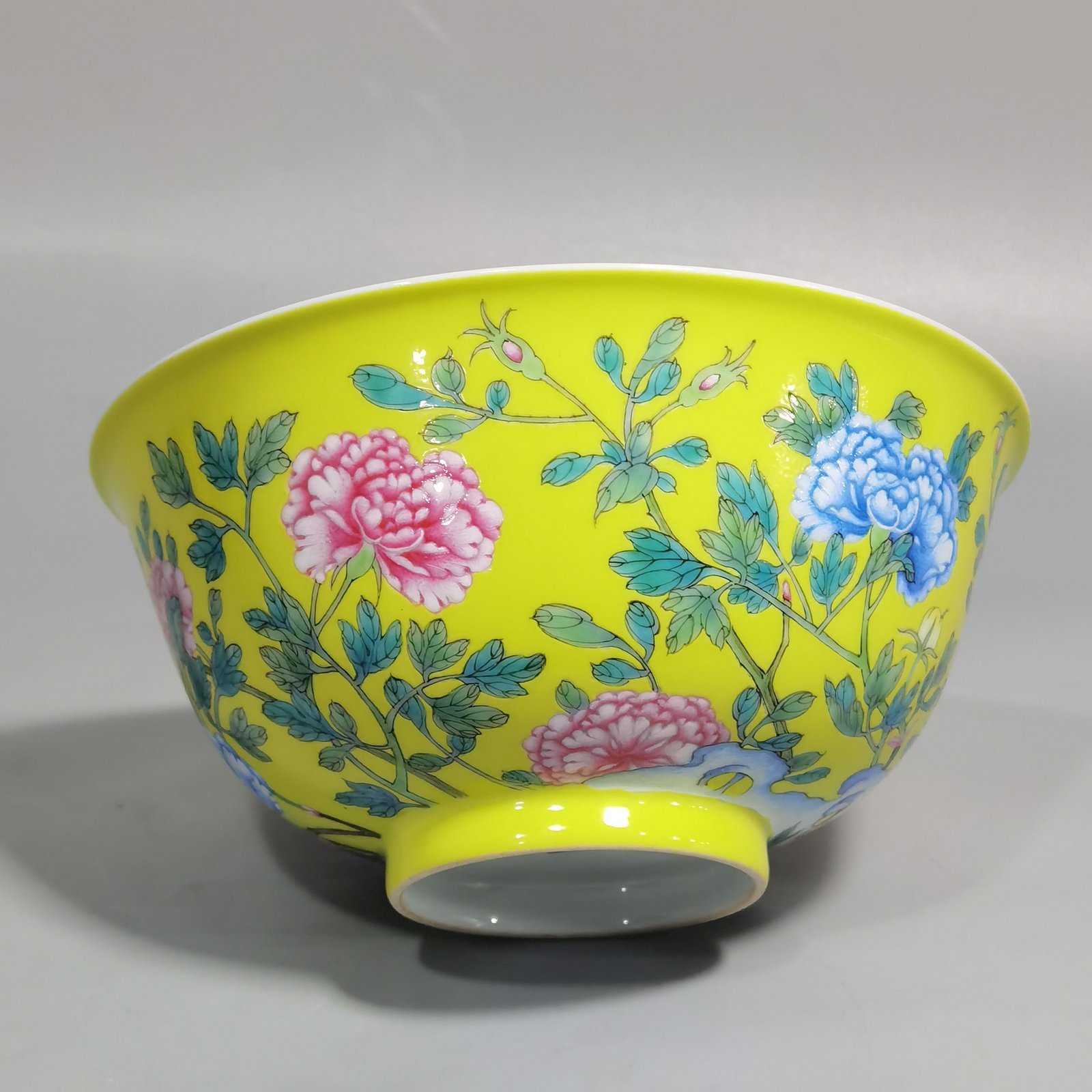 Qing Dynasty Yongzheng enamel yellow ground peony pattern bowl