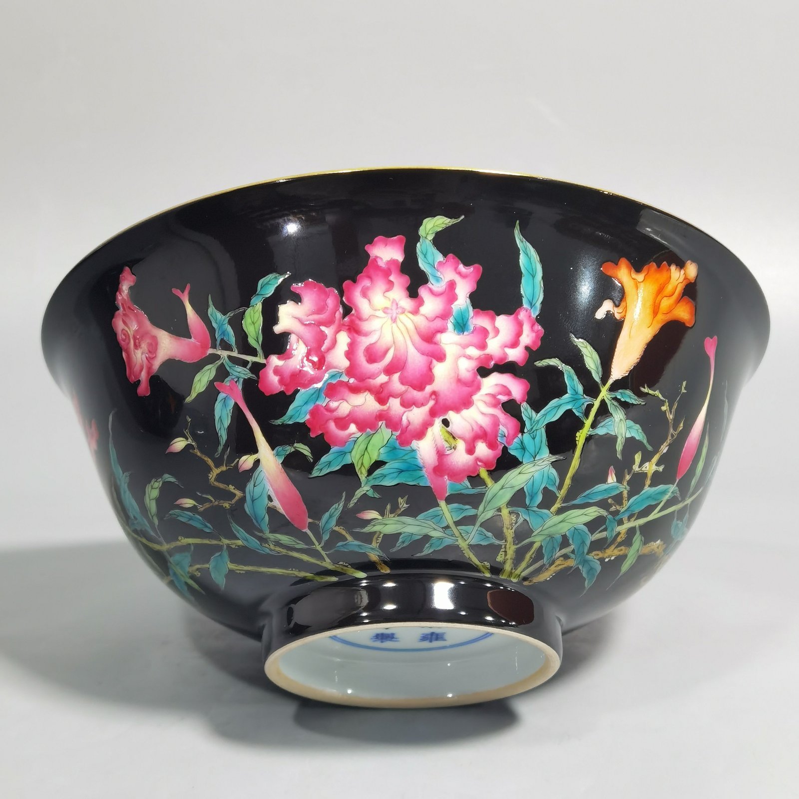 Qing Dynasty Yongzheng Enamel Black Ground Cockscomb Flower Bowl