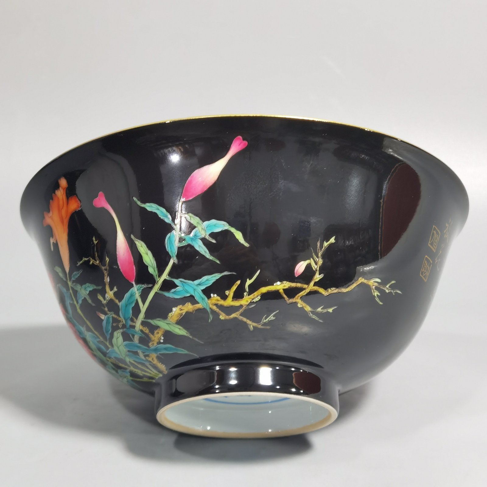 Qing Dynasty Yongzheng Enamel Black Ground Cockscomb Flower Bowl