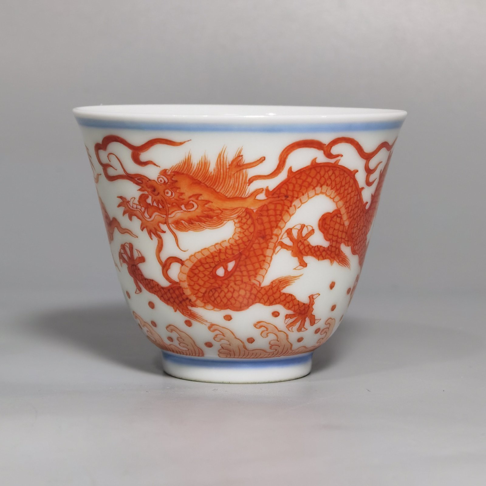Qing Dynasty Yongzheng alum red color double dragon cup