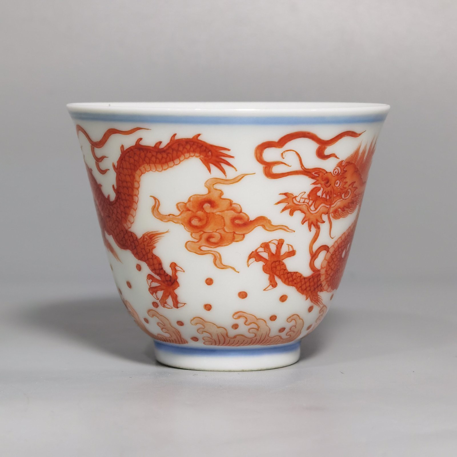 Qing Dynasty Yongzheng alum red color double dragon cup