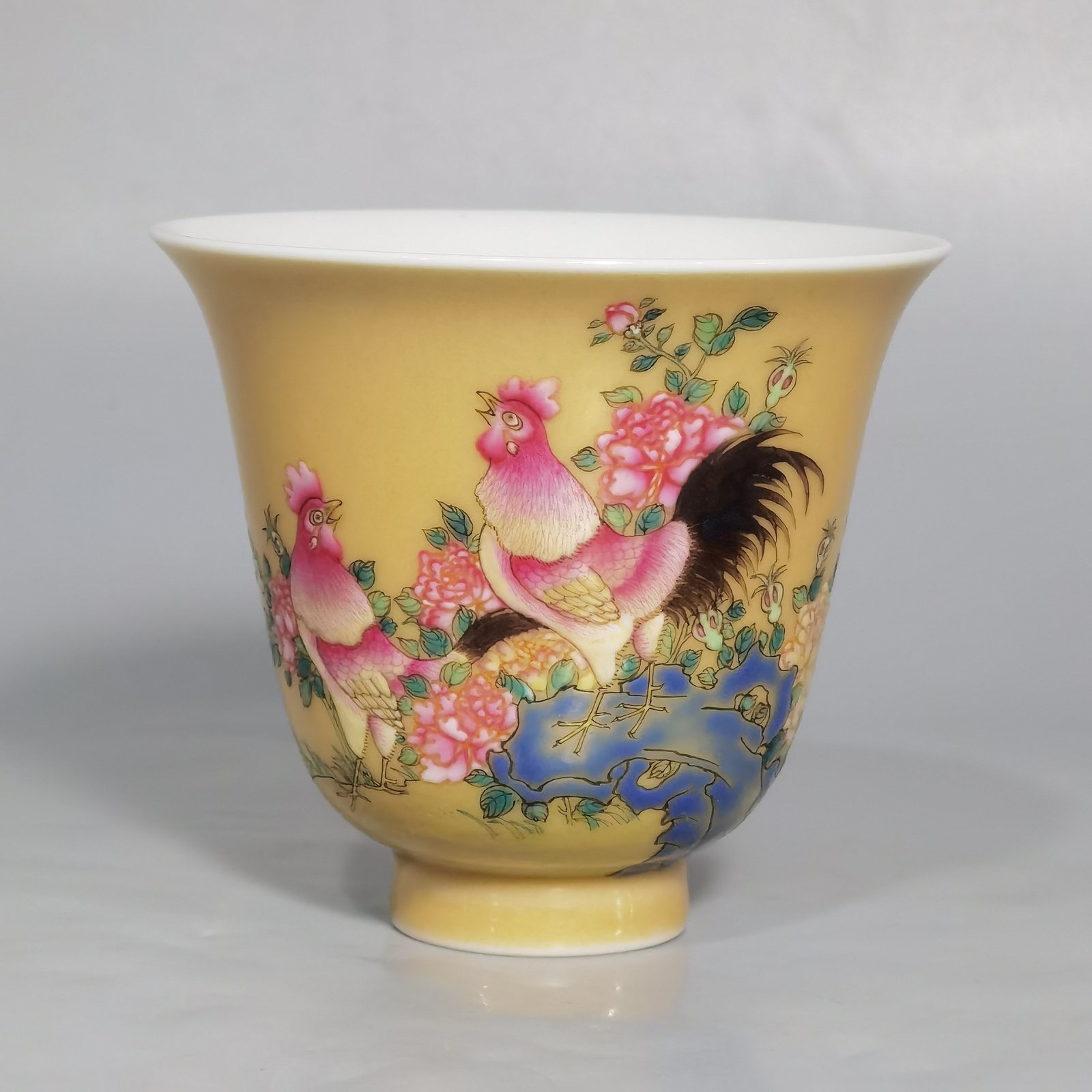 Qing Dynasty Yongzheng beige glazed pastel bell cup with a poem about good luck