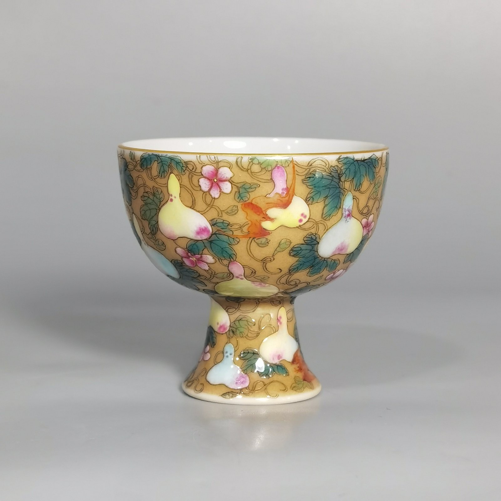 Qing Dynasty Yongzheng Beige Glaze Pastel Fulu Bandai Goblet