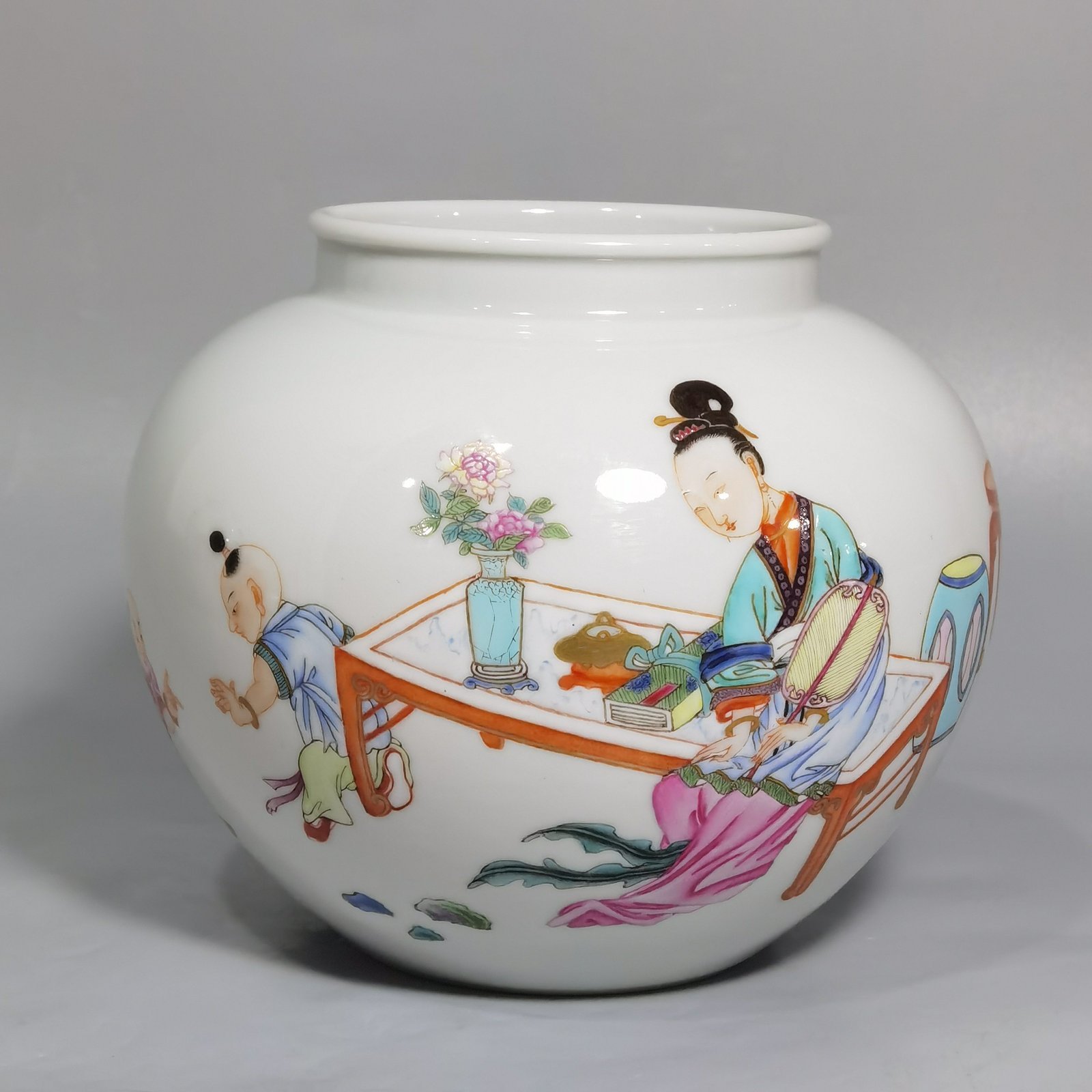 Qing Dynasty Yongzheng pastel pomegranate jar with Sanniang teaching her son