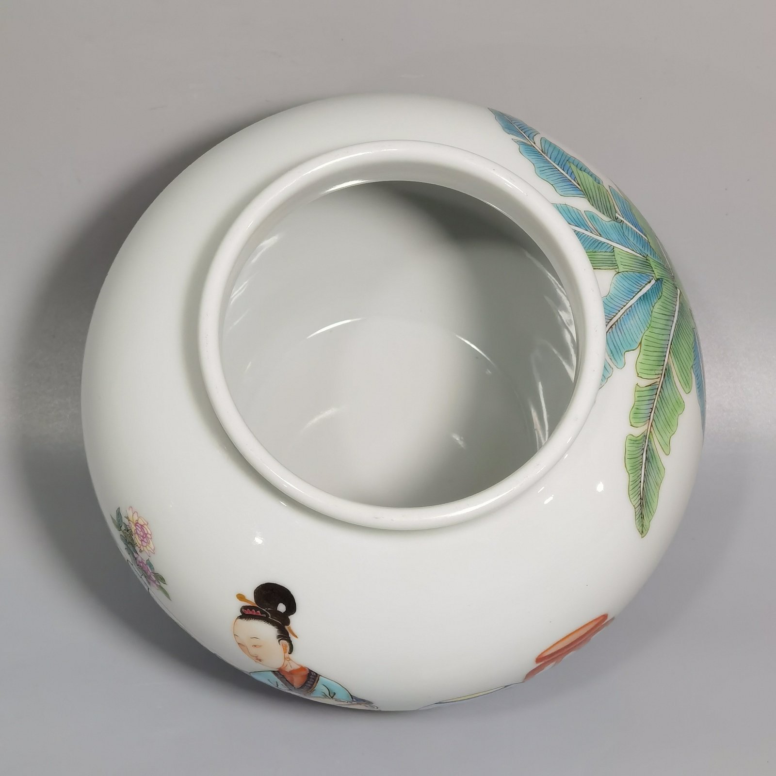 Qing Dynasty Yongzheng pastel pomegranate jar with Sanniang teaching her son