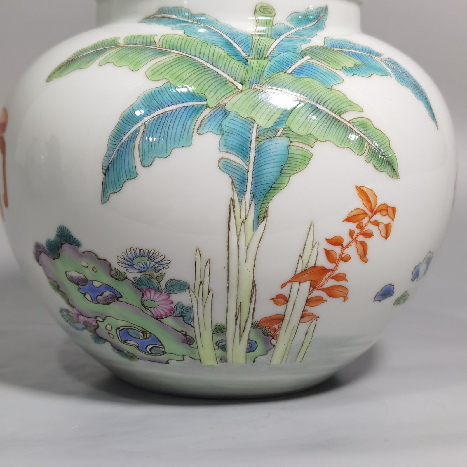 Qing Dynasty Yongzheng pastel pomegranate jar with Sanniang teaching her son