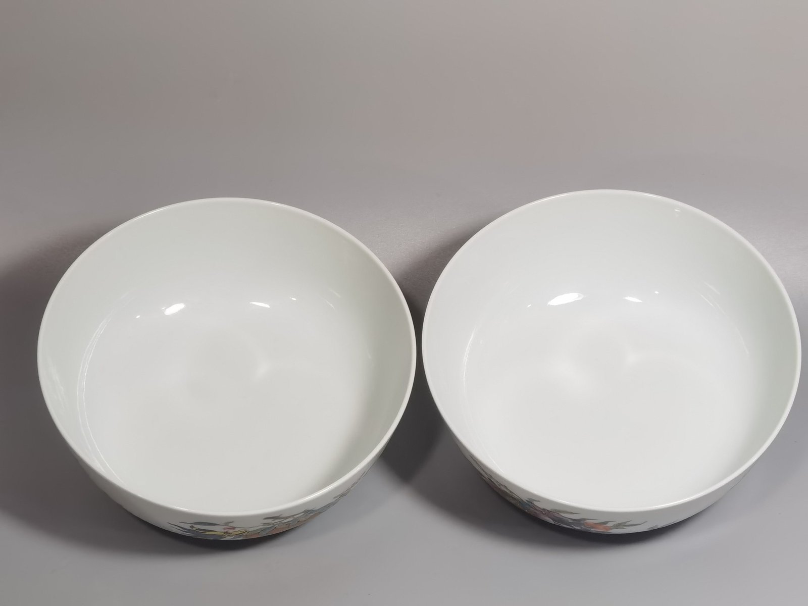Qing Dynasty Yongzheng a pair of pastel three-fruit red dragon pattern pier-type bowls