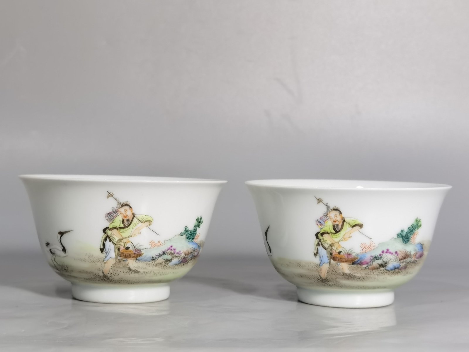 Qing Dynasty Yongzheng famille rose peach horseshoe cup with figures and stories