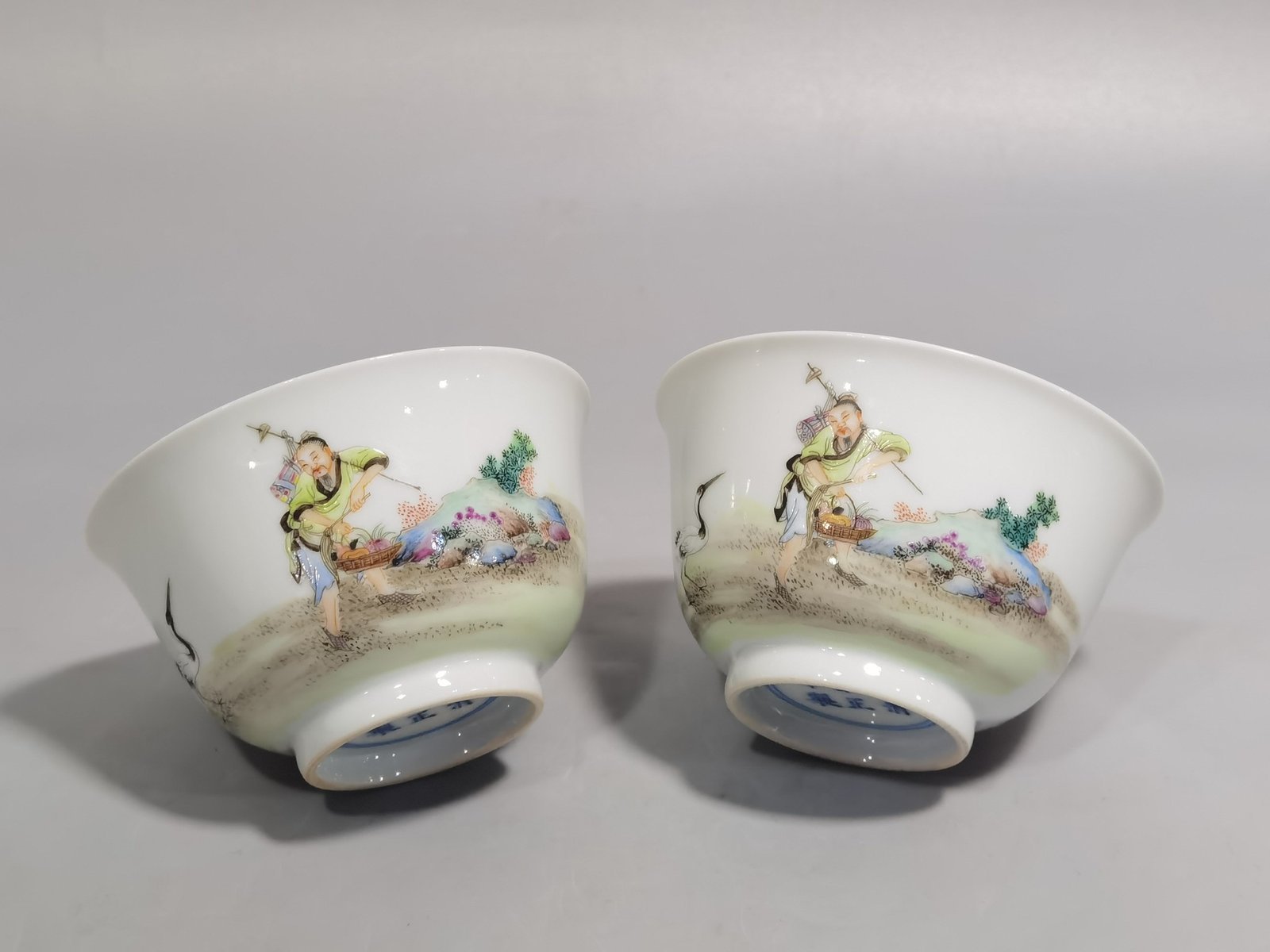 Qing Dynasty Yongzheng famille rose peach horseshoe cup with figures and stories