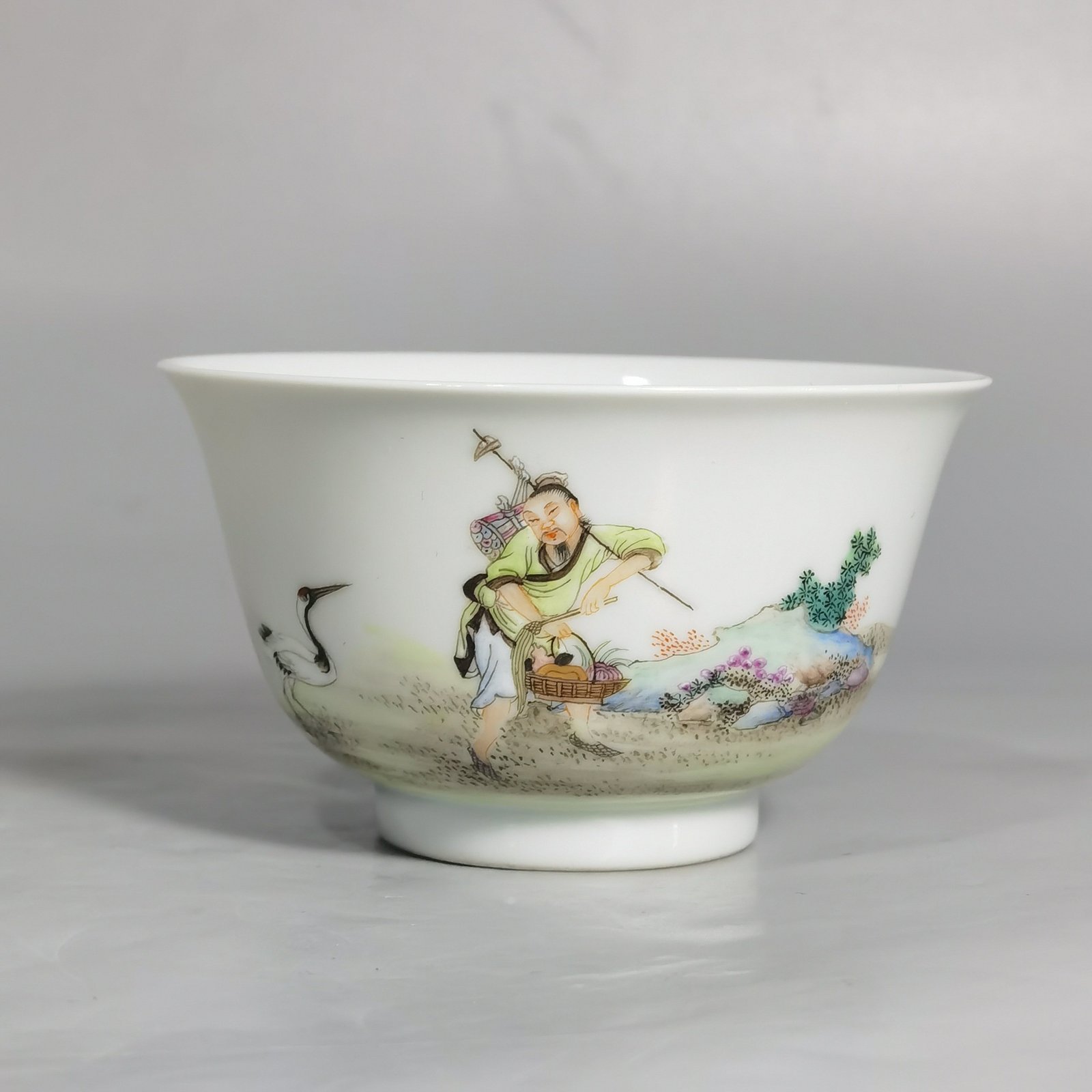Qing Dynasty Yongzheng famille rose peach horseshoe cup with figures and stories