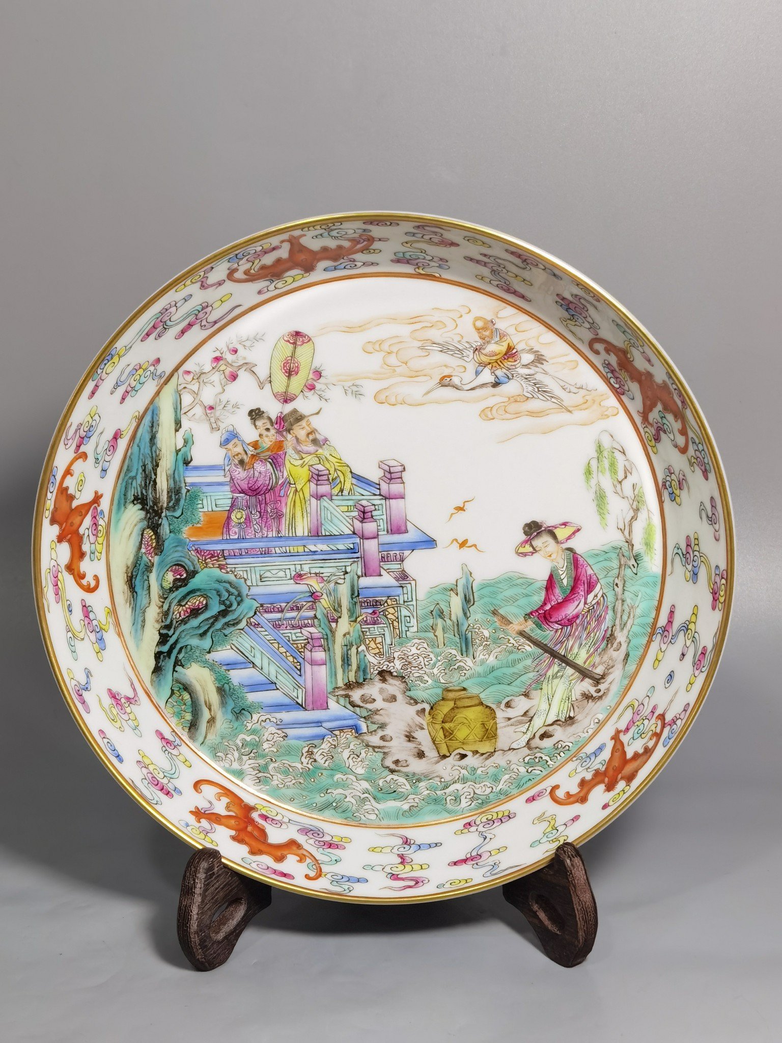 Qing Dynasty Yongzheng pastel color character story plate with folded edge