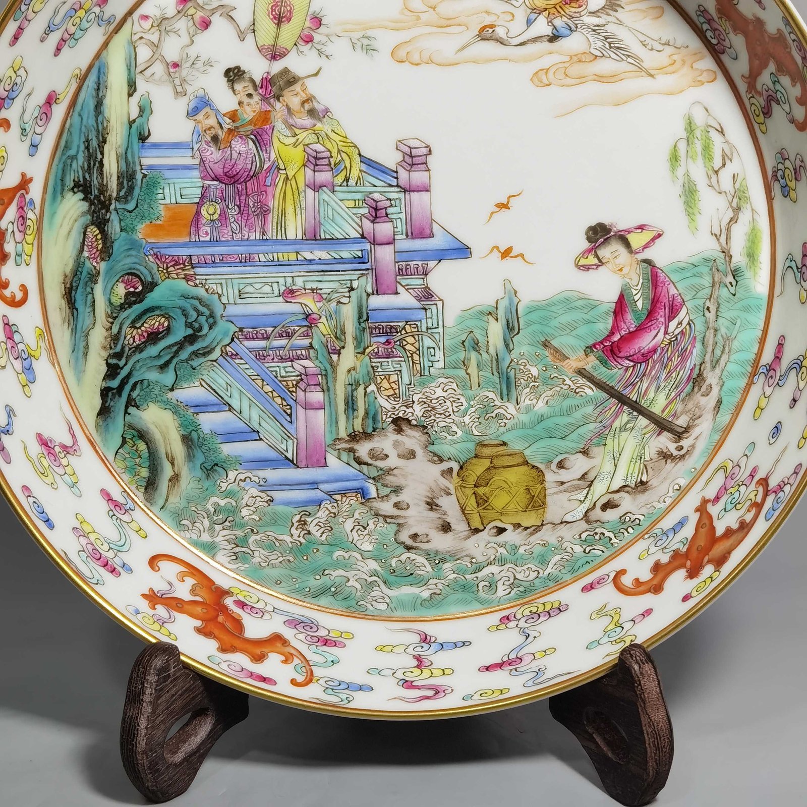 Qing Dynasty Yongzheng pastel color character story plate with folded edge