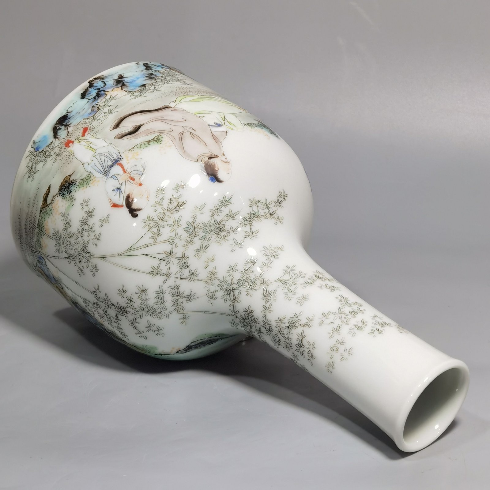 Qing Dynasty Yongzheng a famille rose bell rattle with figures and stories