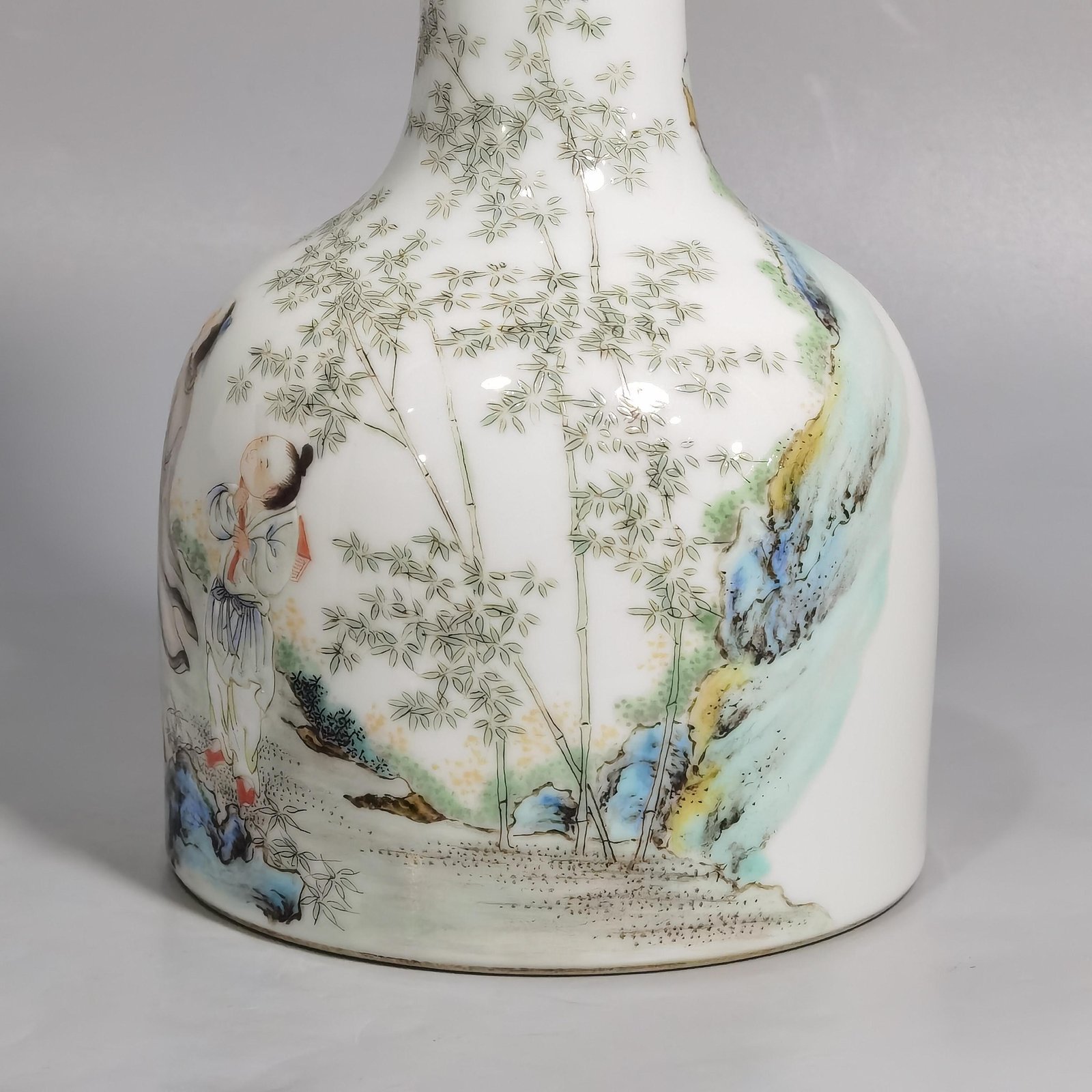 Qing Dynasty Yongzheng a famille rose bell rattle with figures and stories