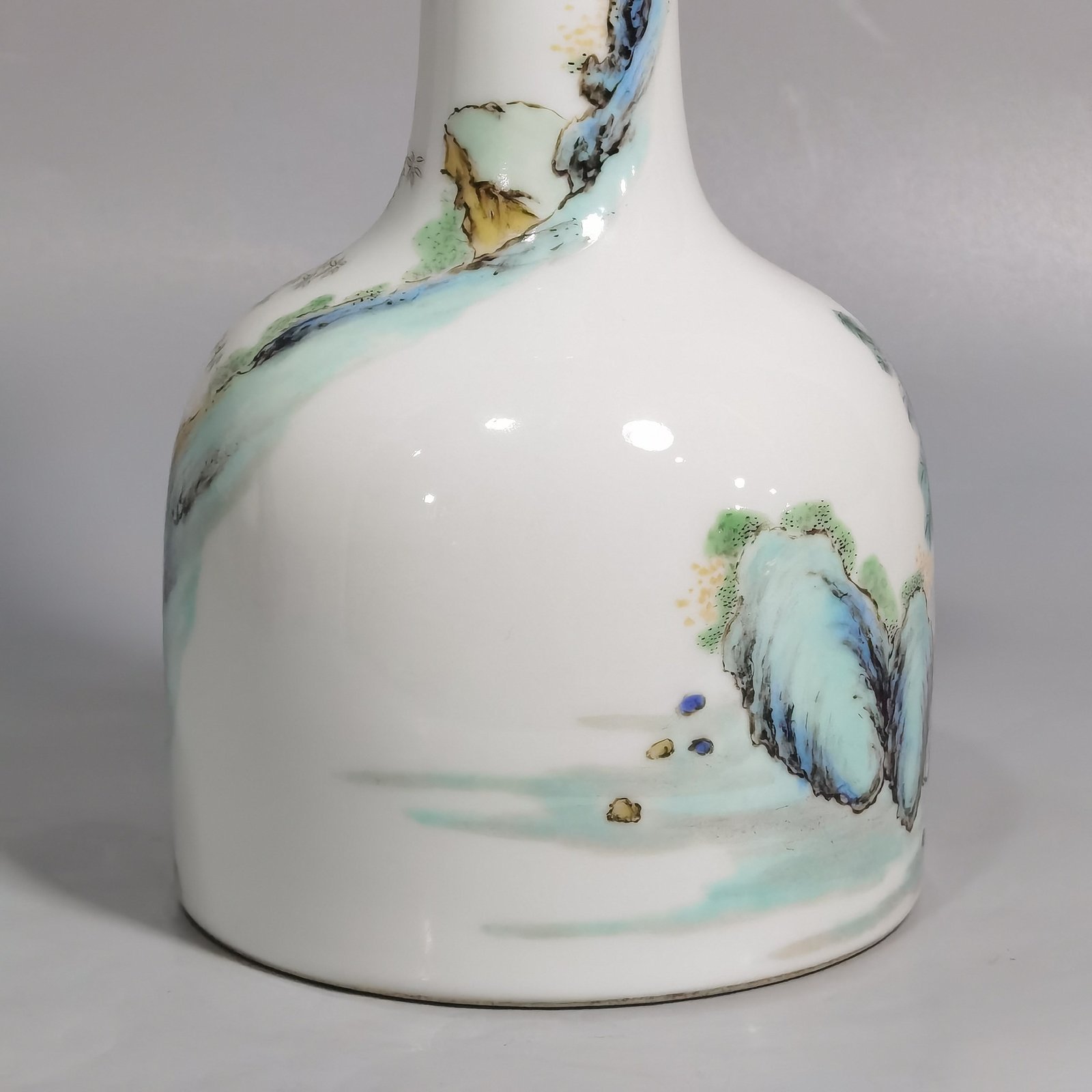 Qing Dynasty Yongzheng a famille rose bell rattle with figures and stories