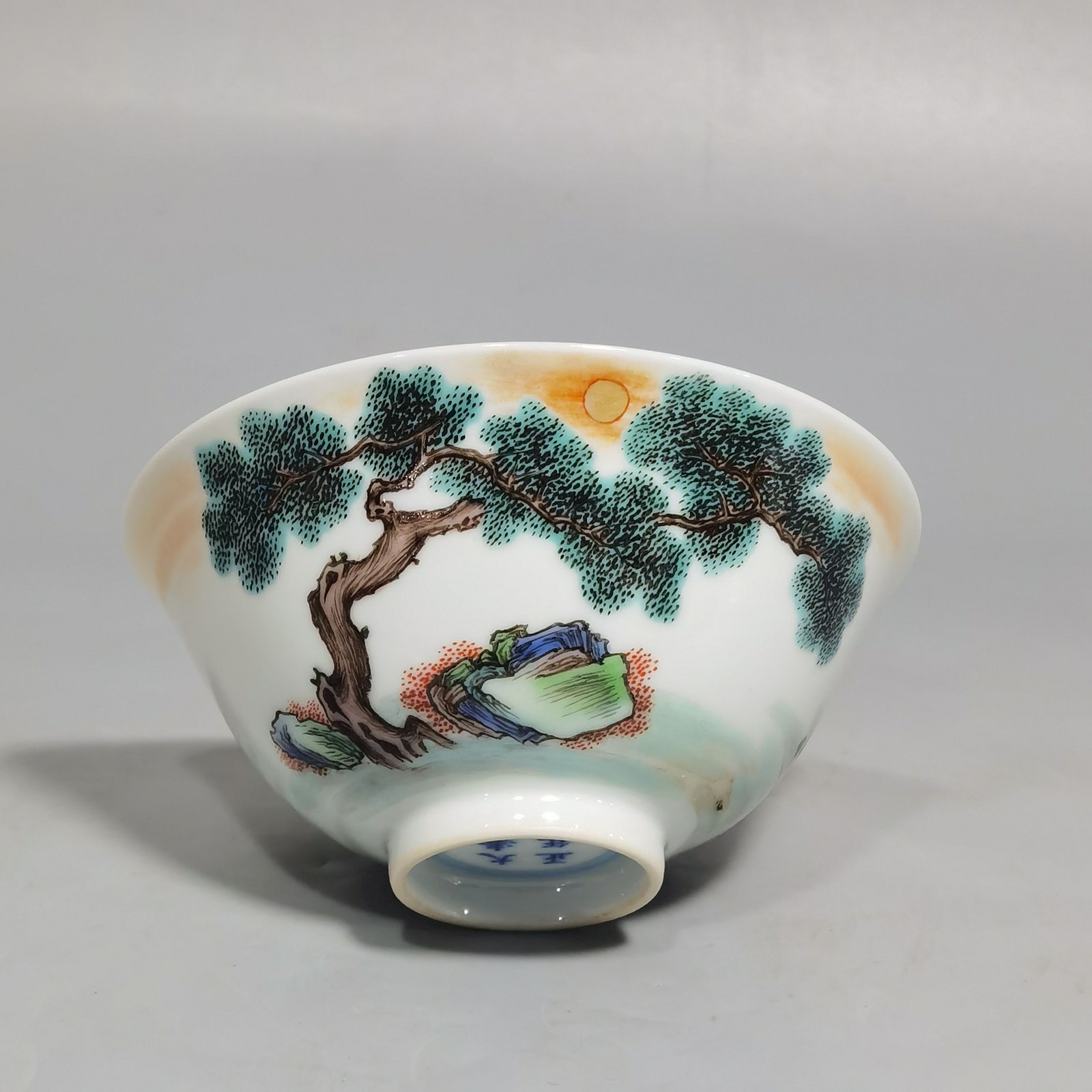 Qing Dynasty Yongzheng pastel color character story picture bamboo hat cup