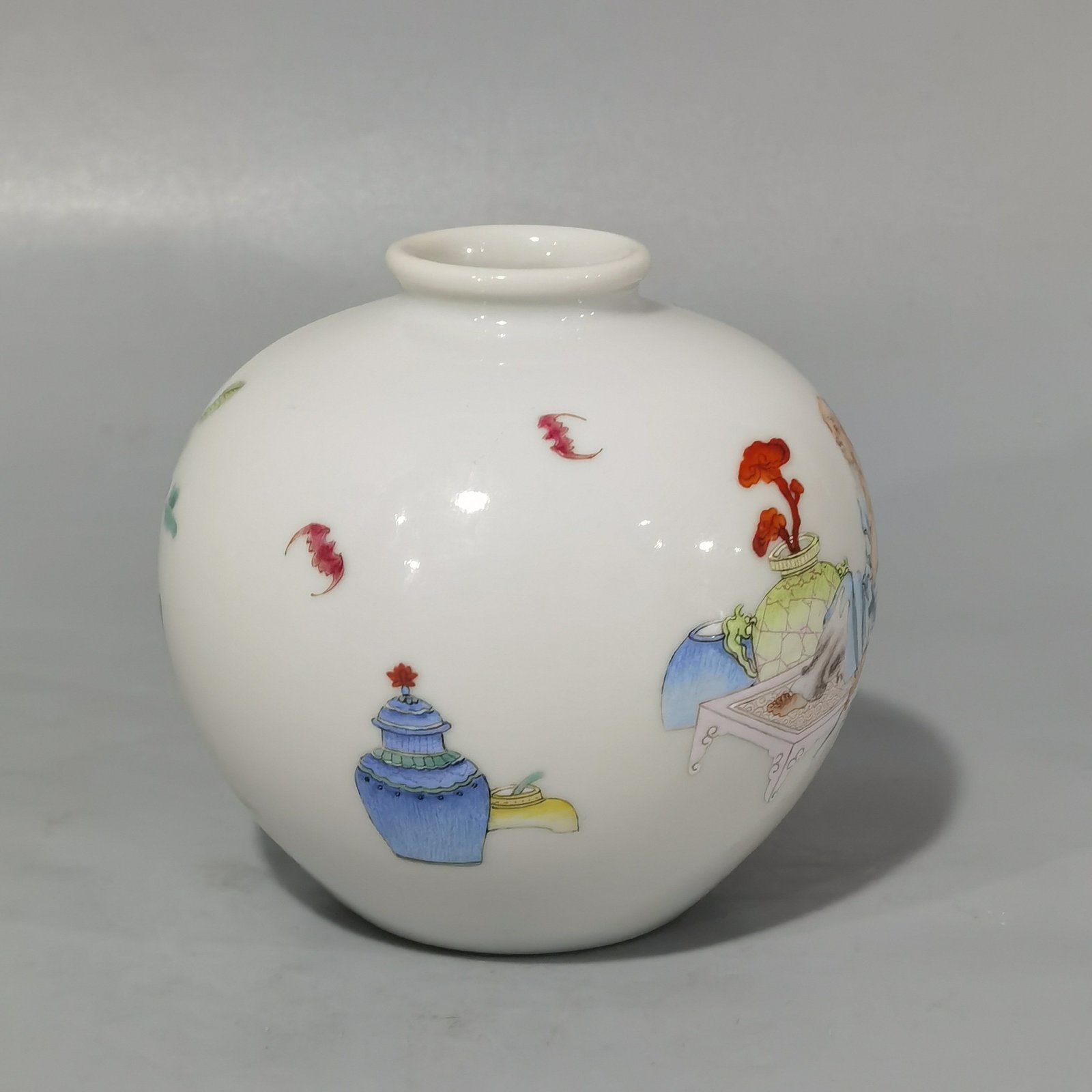 Qing Dynasty Yongzheng Pastel figures with blessings Pomegranate statue