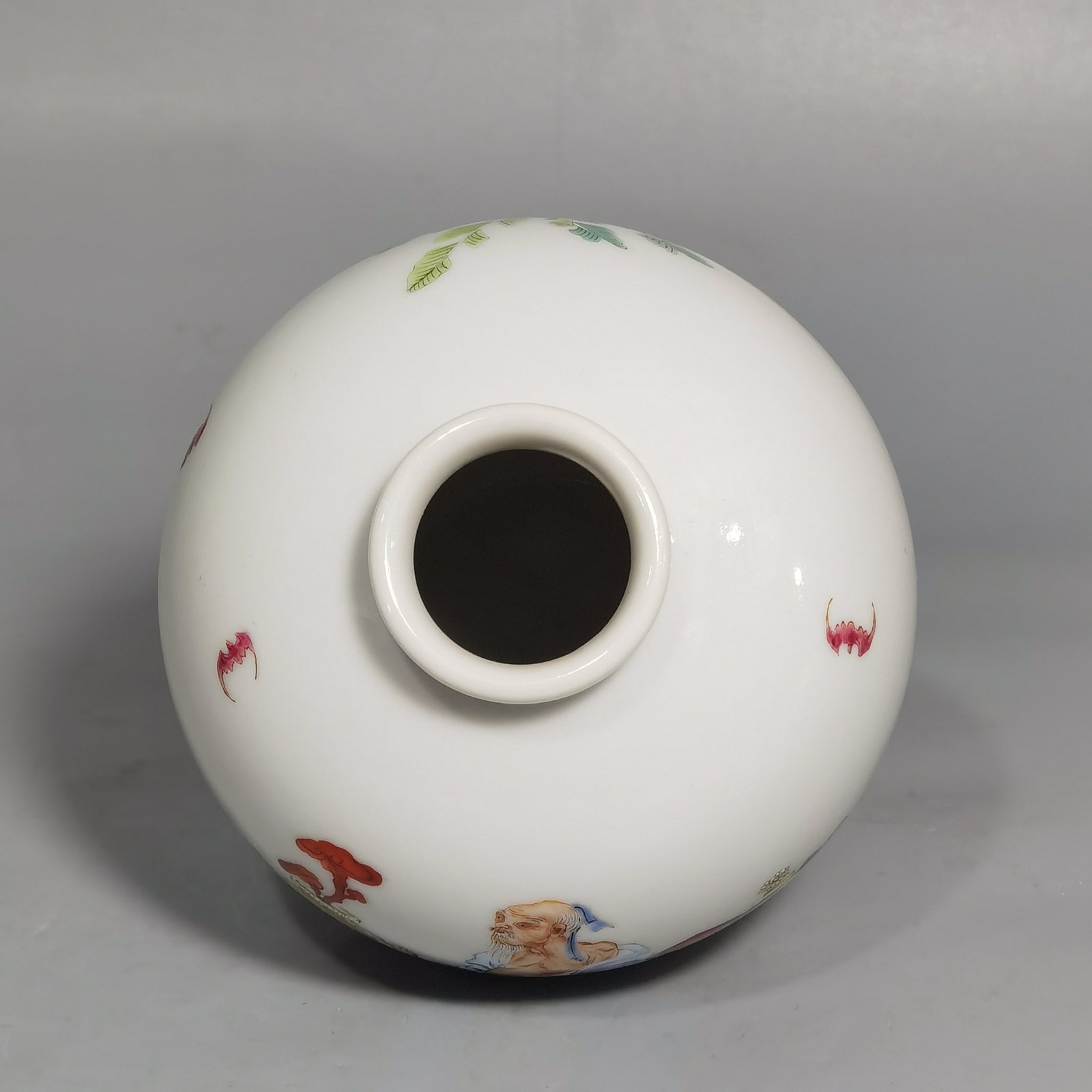 Qing Dynasty Yongzheng Pastel figures with blessings Pomegranate statue
