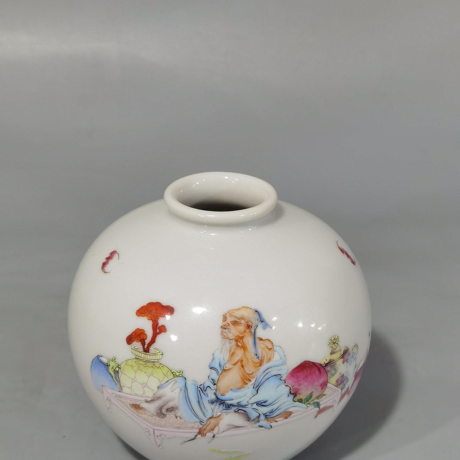 Qing Dynasty Yongzheng Pastel figures with blessings Pomegranate statue