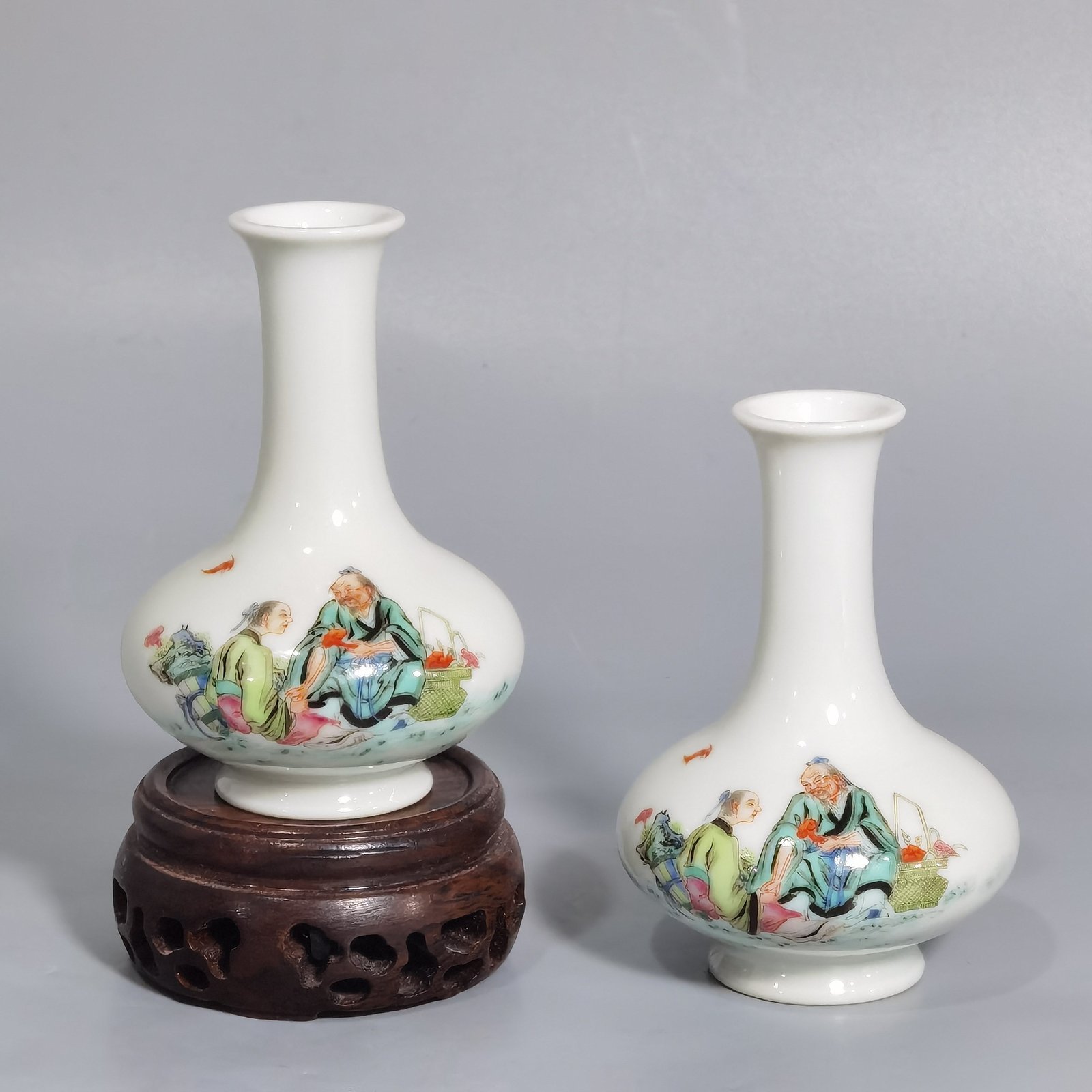 Qing Dynasty Yongzheng Pastel fairy collecting medicine vial vase
