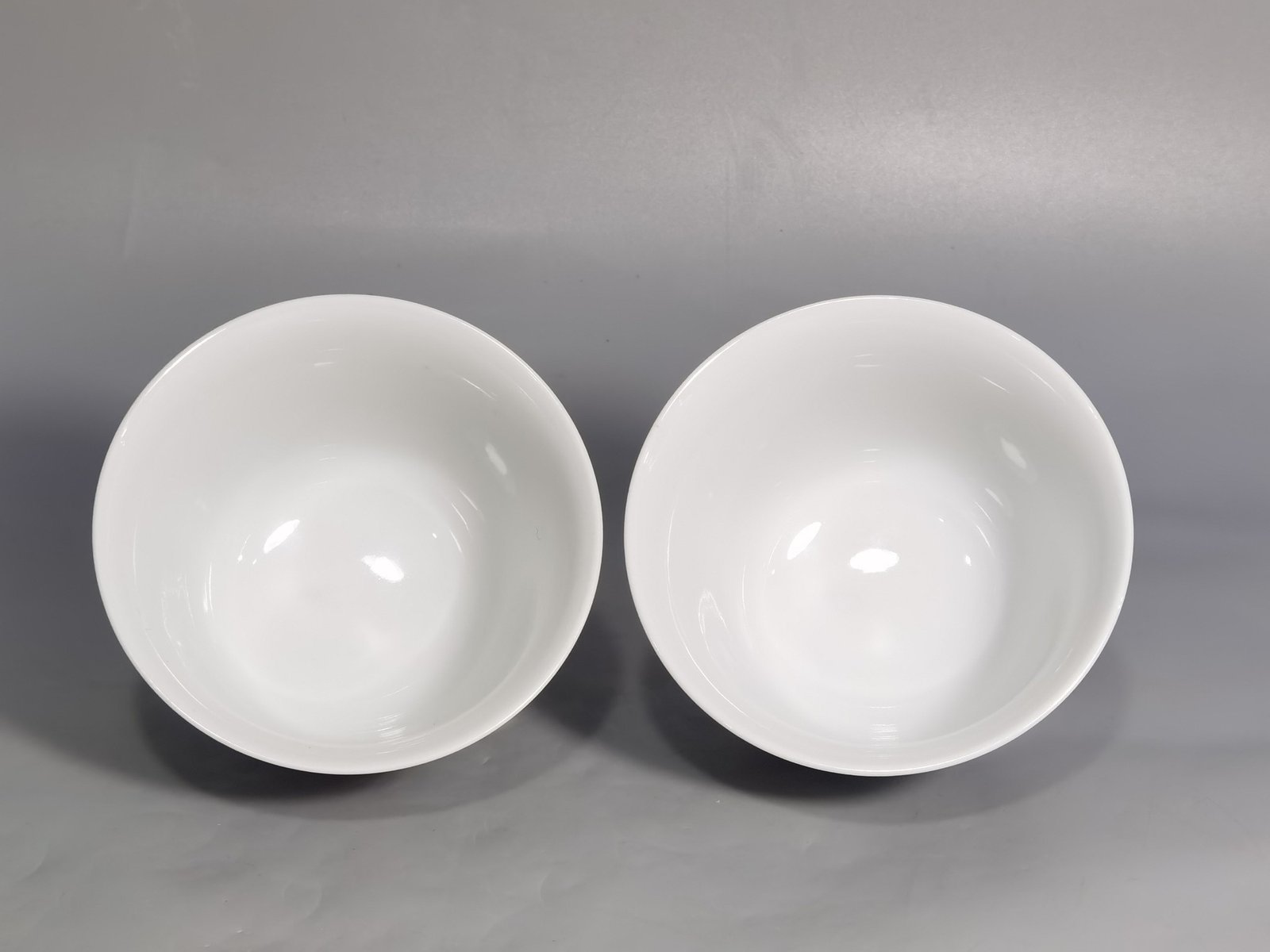 Qing Dynasty Yongzheng a pair of pastel bangs playing with golden toads and tea circles