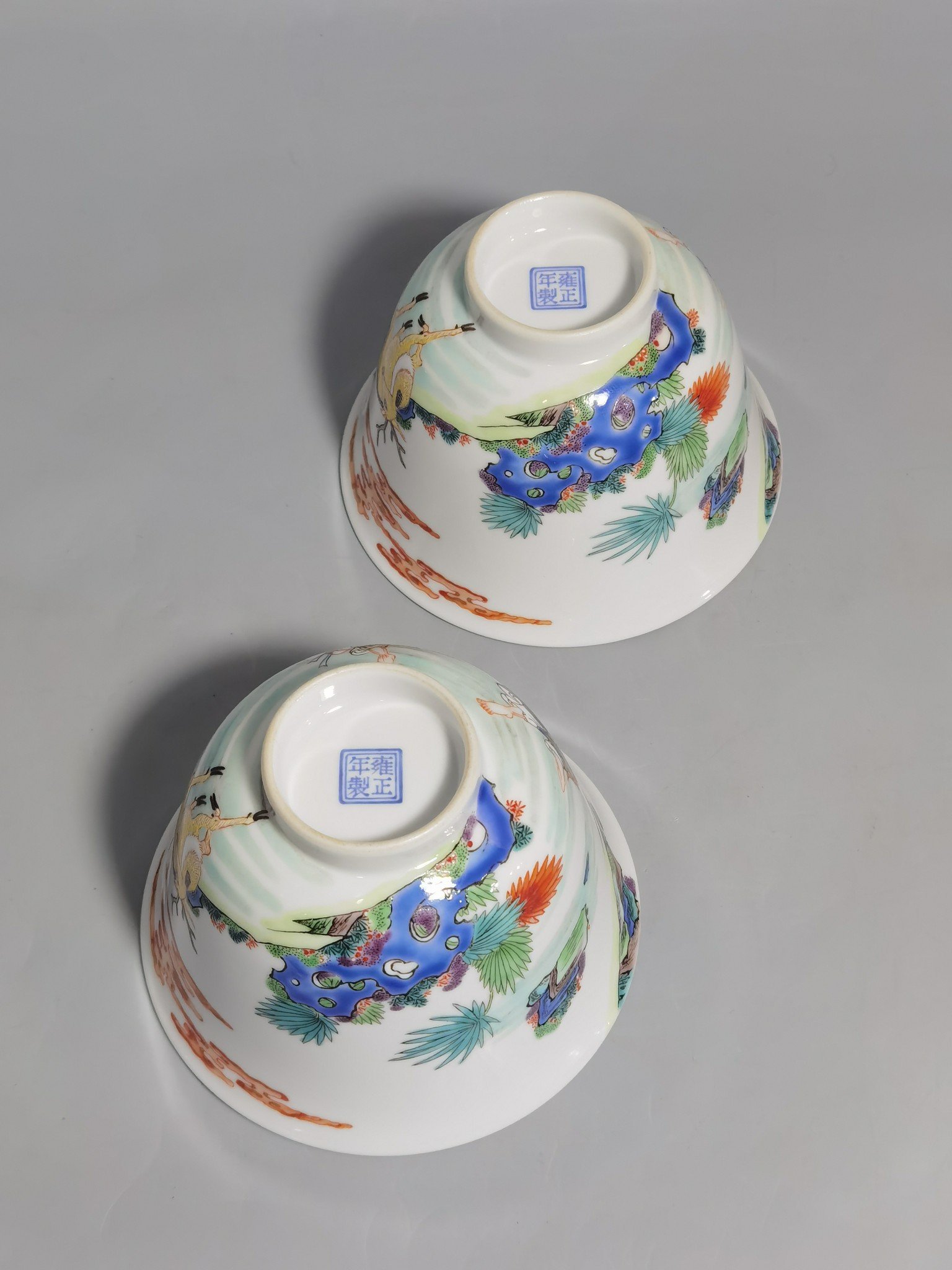 Qing Dynasty Yongzheng a pair of pastel bangs playing with golden toads and tea circles