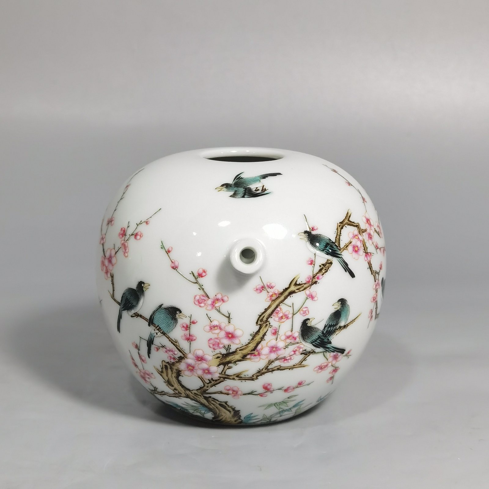 Qing Dynasty Yongzheng pastel ten magpies climbing plum blossom water drops meaning happy month