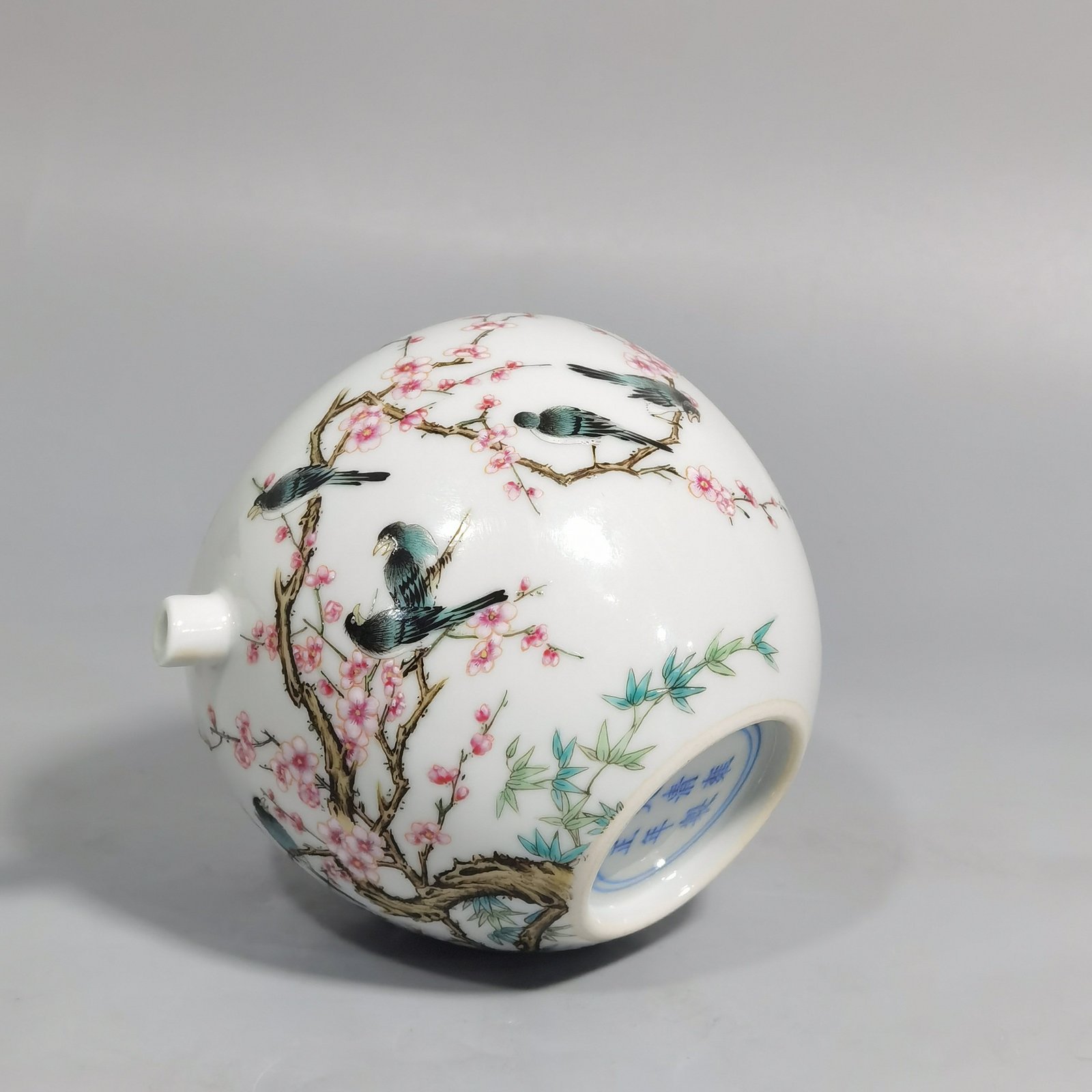 Qing Dynasty Yongzheng pastel ten magpies climbing plum blossom water drops meaning happy month