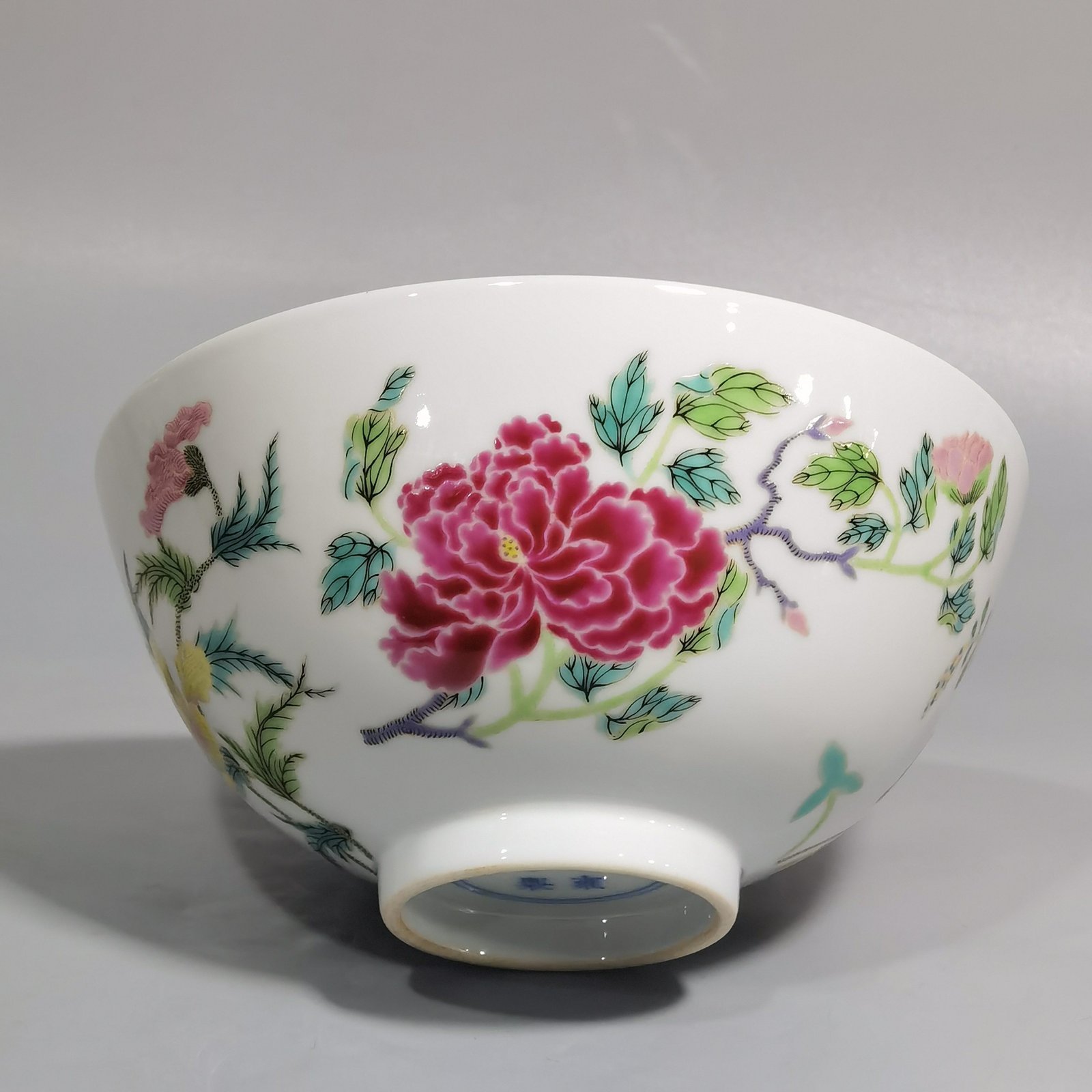 Qing Dynasty Yongzheng A pair of pastel four-season flower bowls