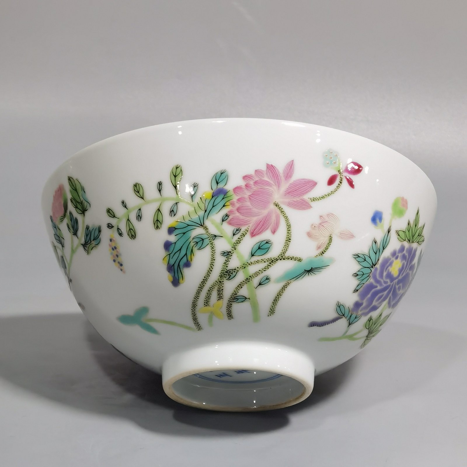 Qing Dynasty Yongzheng A pair of pastel four-season flower bowls