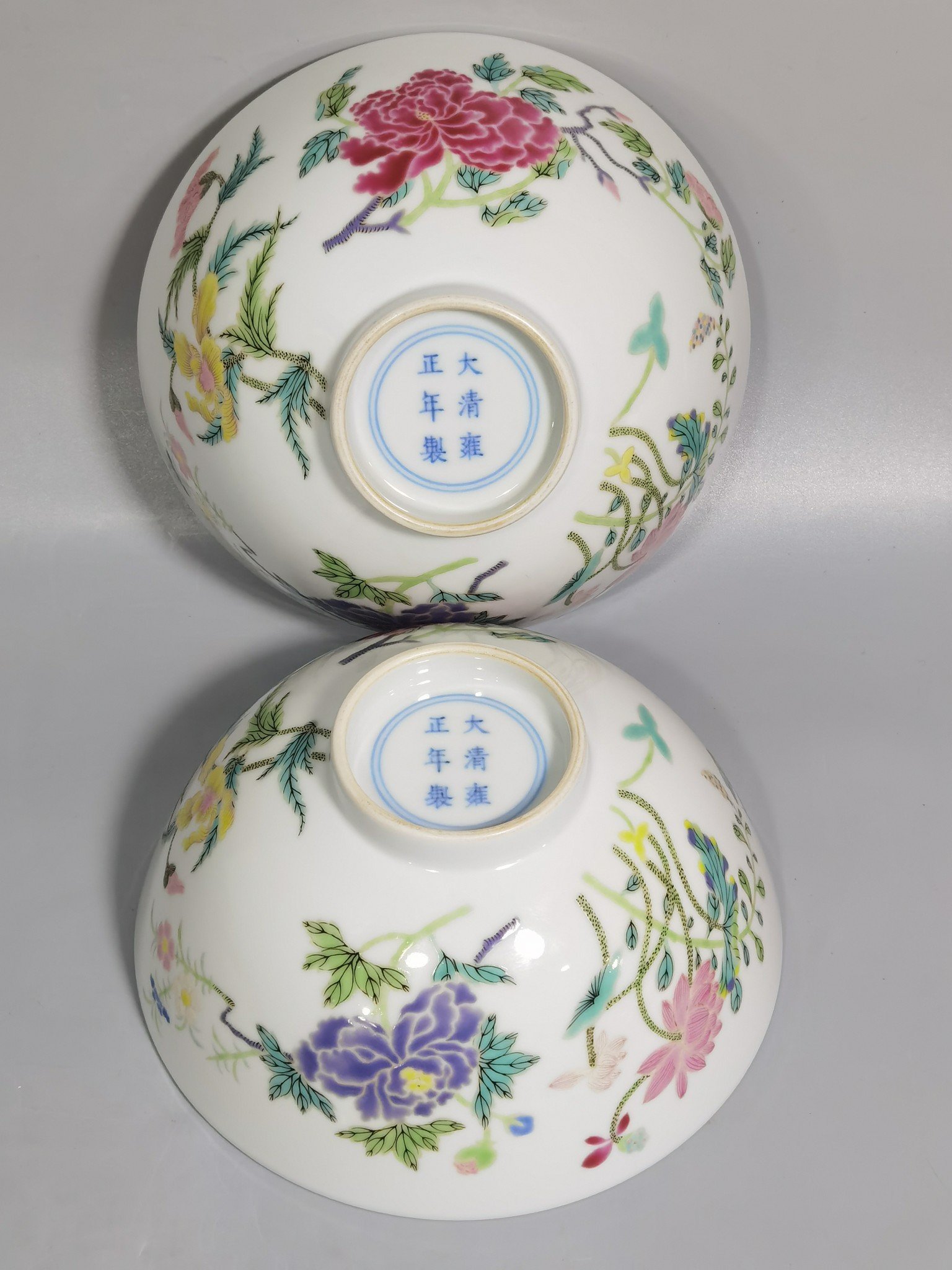 Qing Dynasty Yongzheng A pair of pastel four-season flower bowls