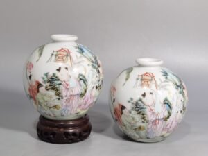 Qing Dynasty Yongzheng Pastel pomegranate statue with baby playing