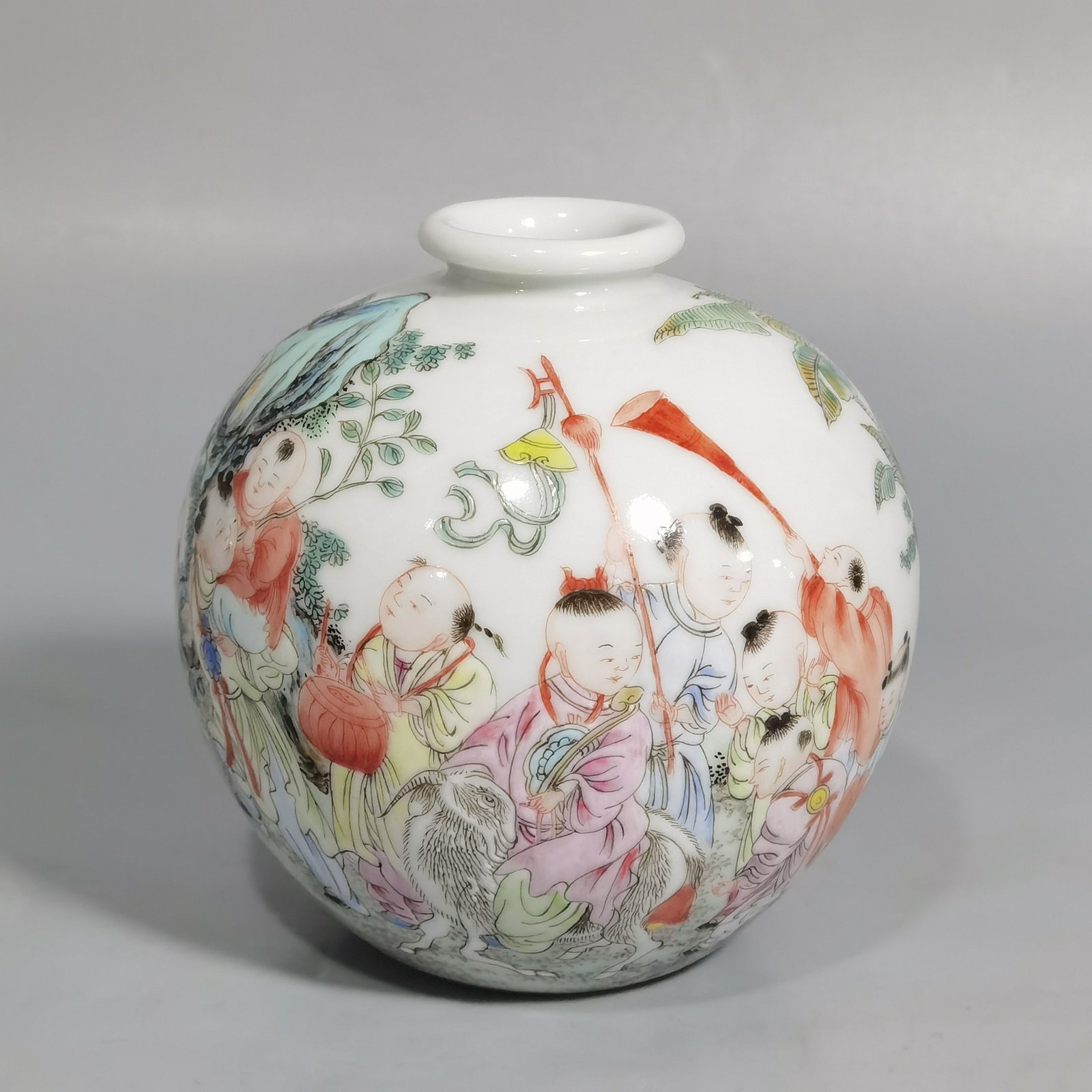 Qing Dynasty Yongzheng Pastel pomegranate statue with baby playing