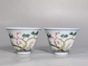 Qing Dynasty Yongzheng a pair of pastel-coloured cups with poems