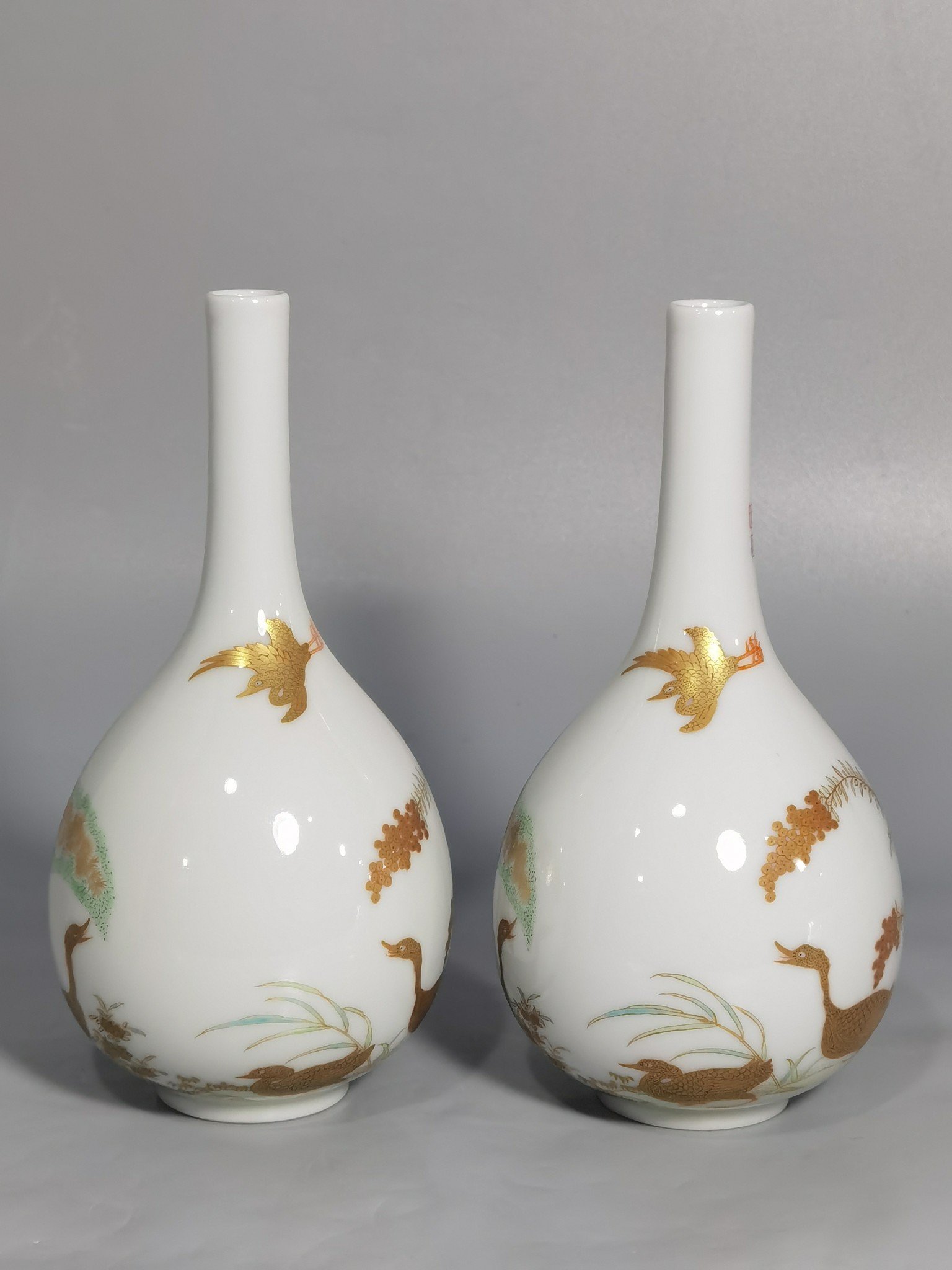 Qing Dynasty Yongzheng Pastel-painted gilt vase with poems written on wild geese and reeds