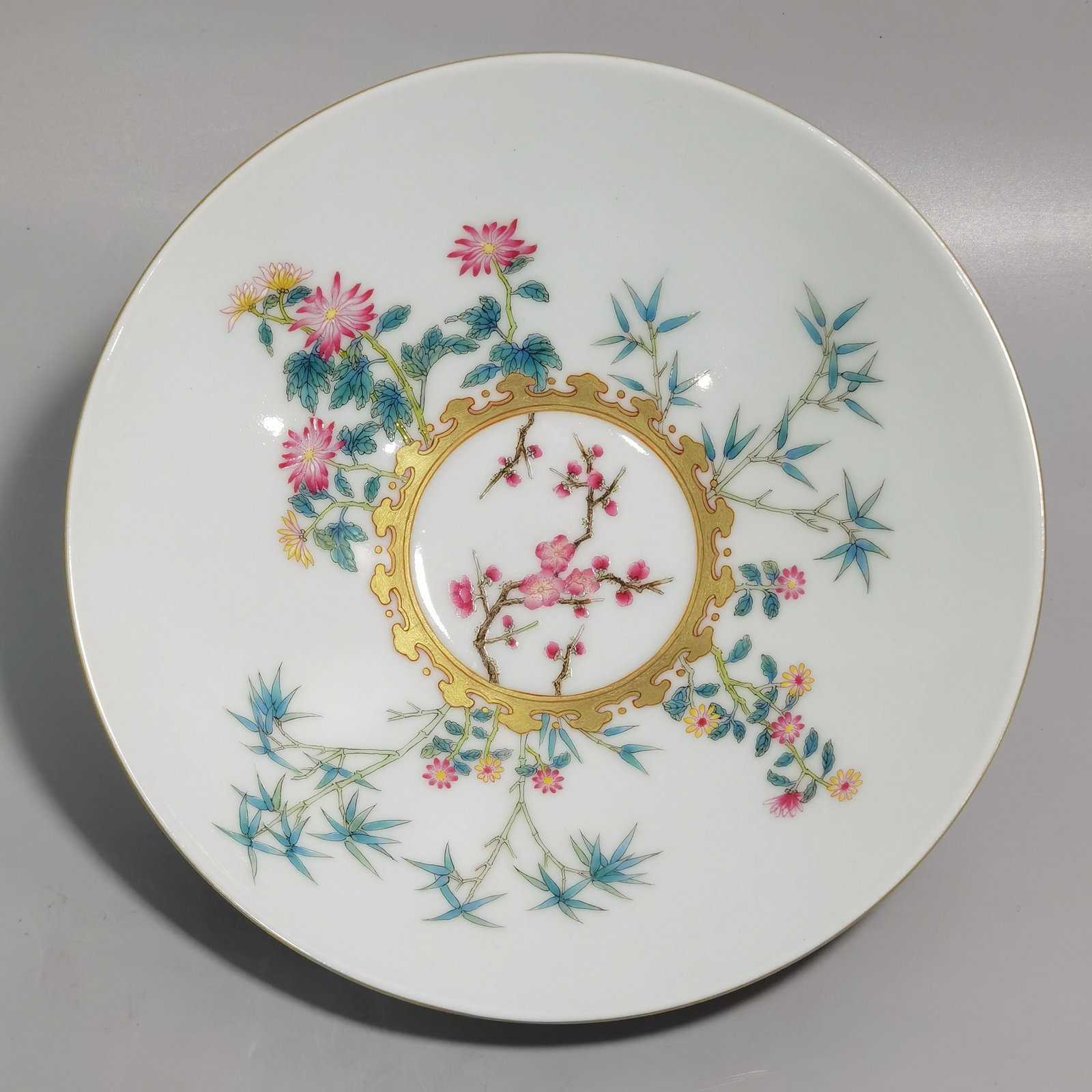 Qing Dynasty Yongzheng pastel painted with gold plum orchid bamboo hat bowl