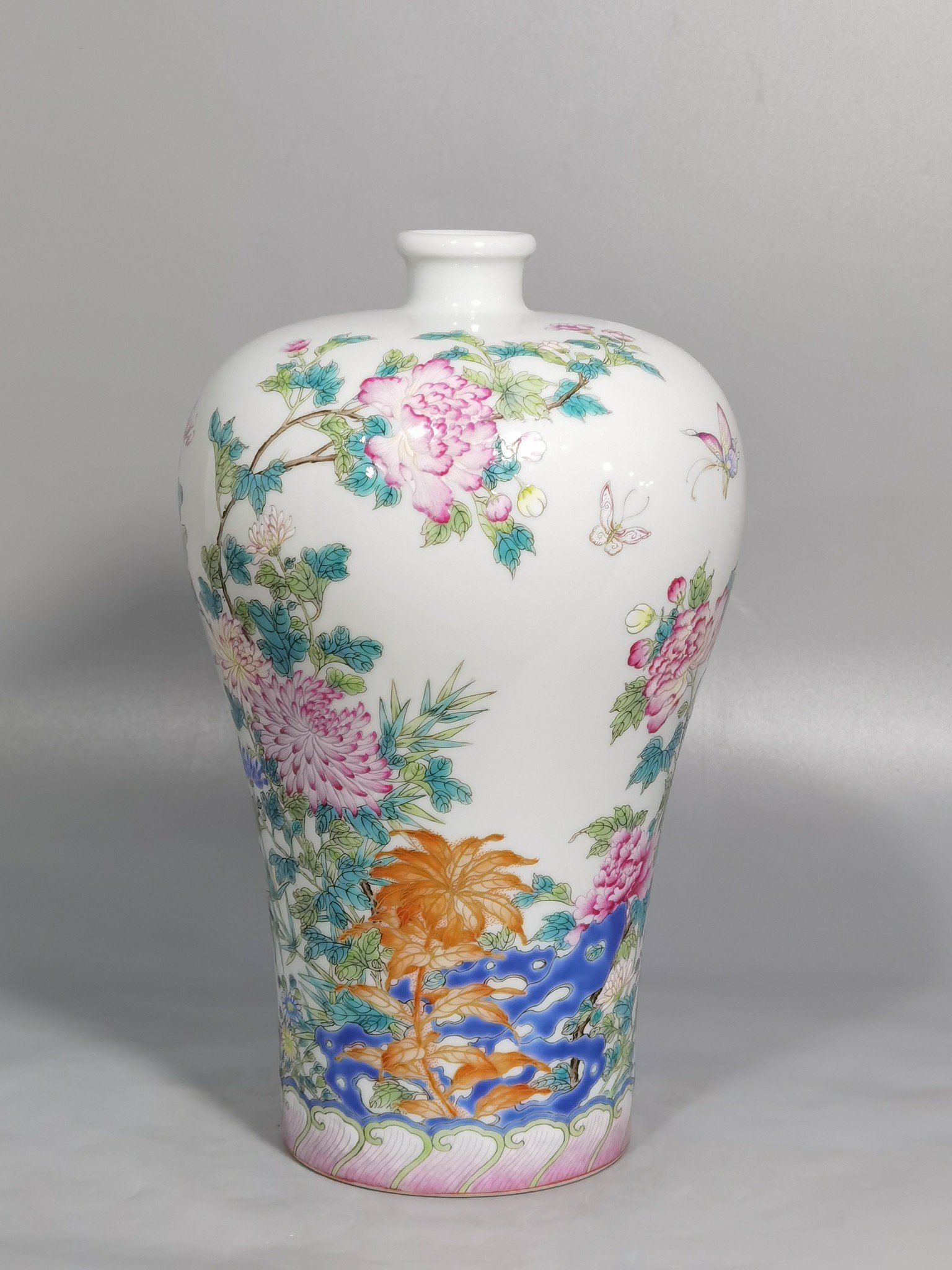Qing Dynasty Yongzheng Pastel painted plum vase with golden autumn chrysanthemums