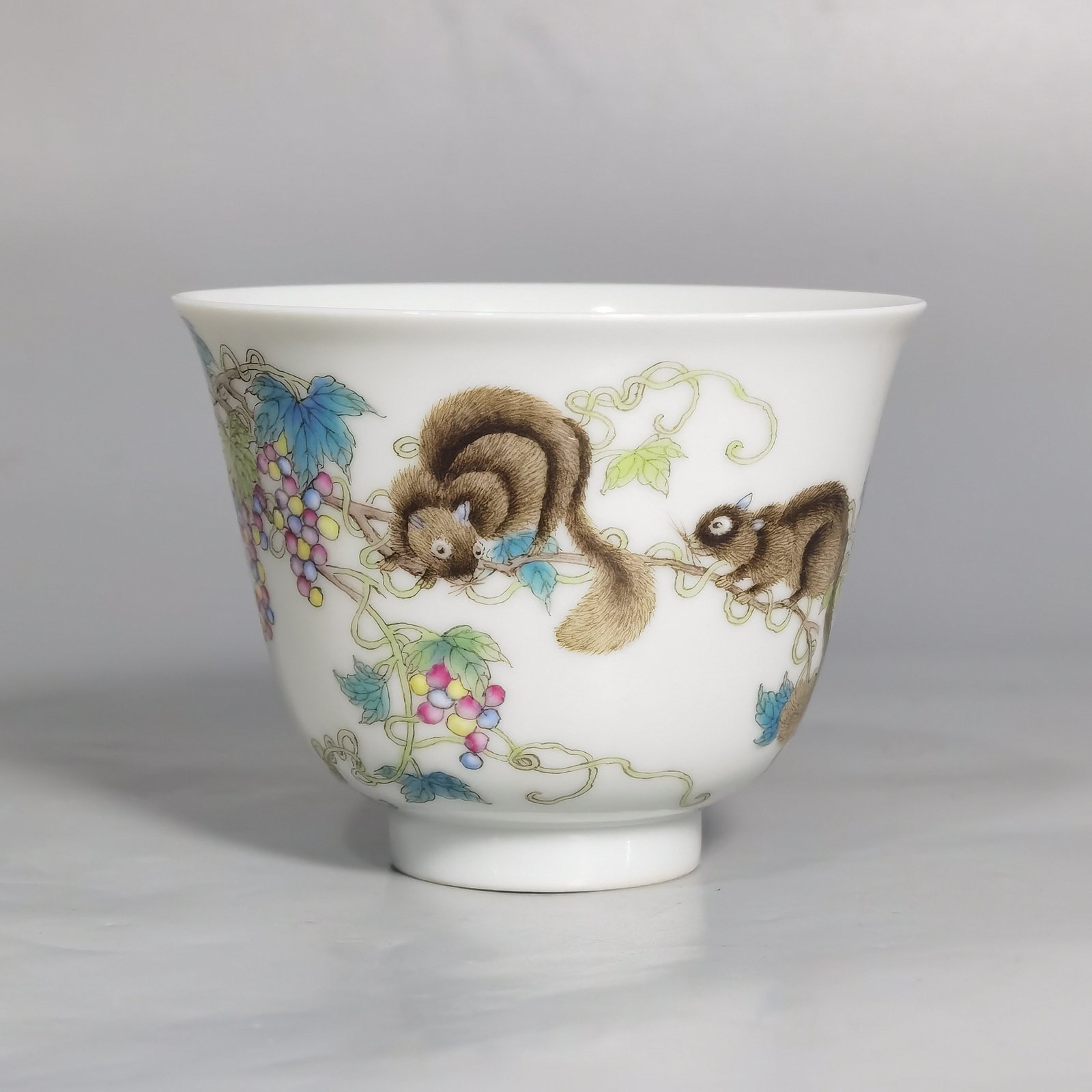 Qing Dynasty Yongzheng A pair of pastel squirrel grape cups