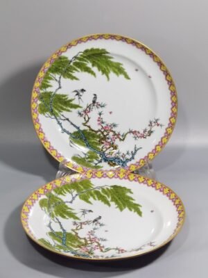 Qing Dynasty Yongzheng Famille rose red glaze dish with Liuyan figure