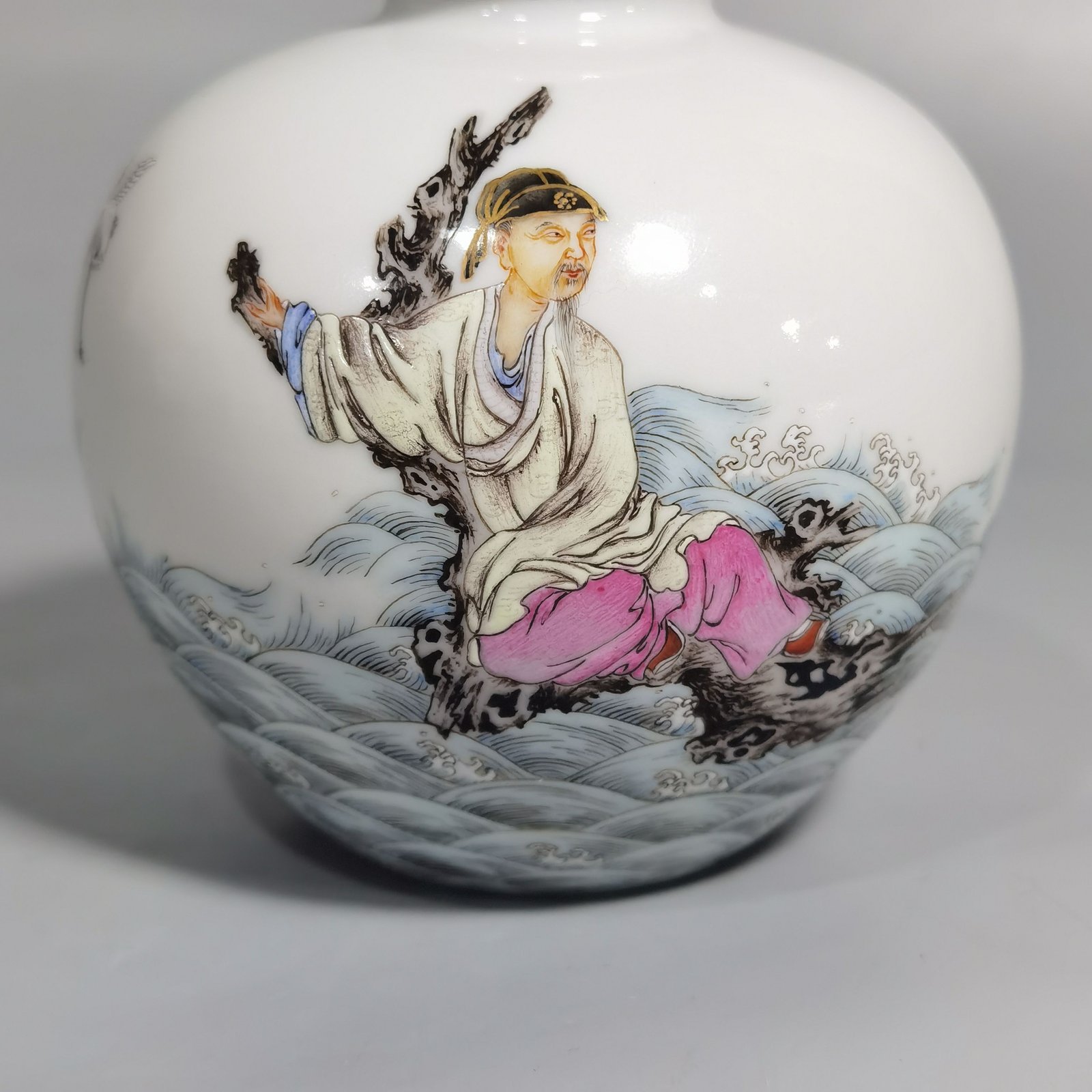 Qing Dynasty Yongzheng famille rose sea house addition to the picture pomegranate statue