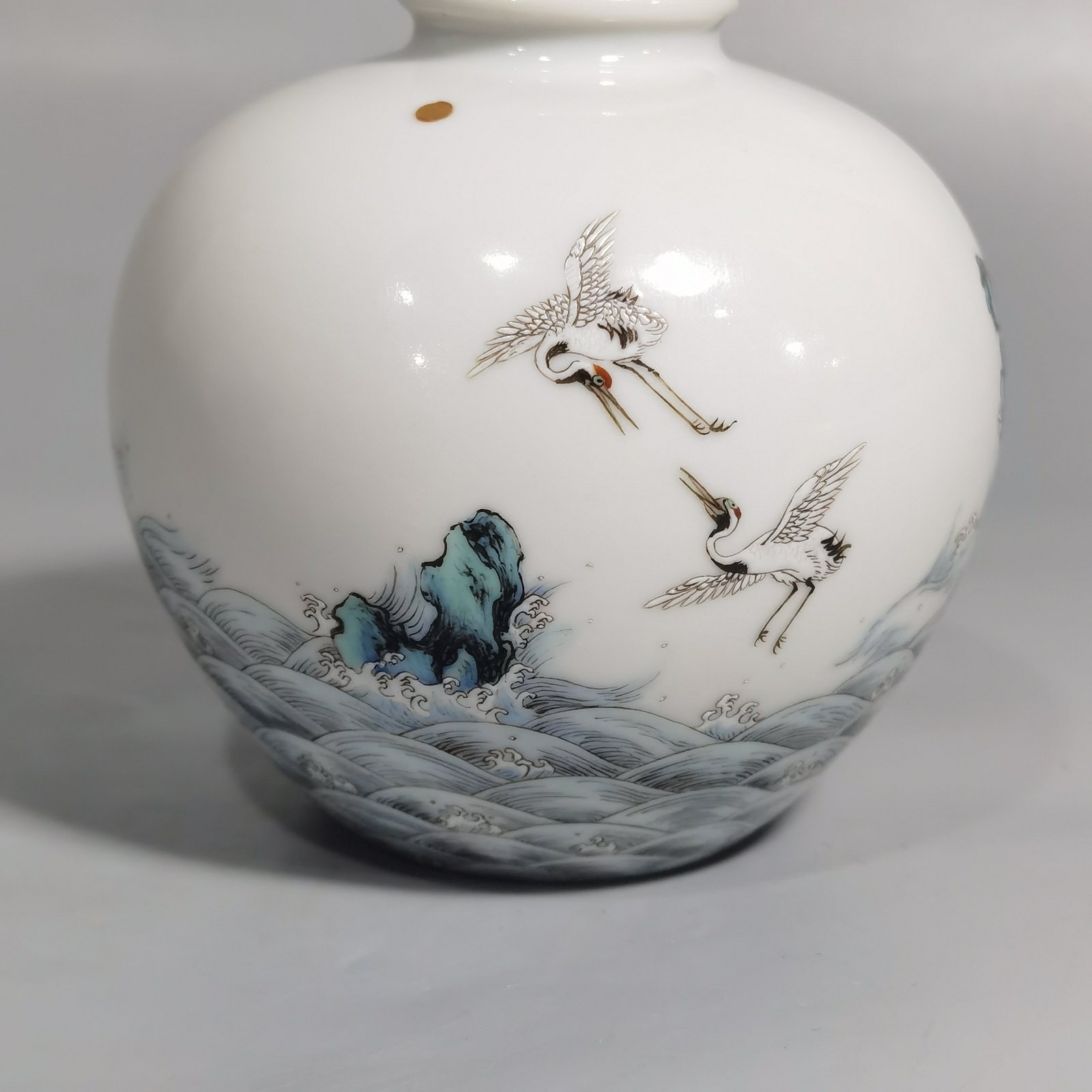 Qing Dynasty Yongzheng famille rose sea house addition to the picture pomegranate statue