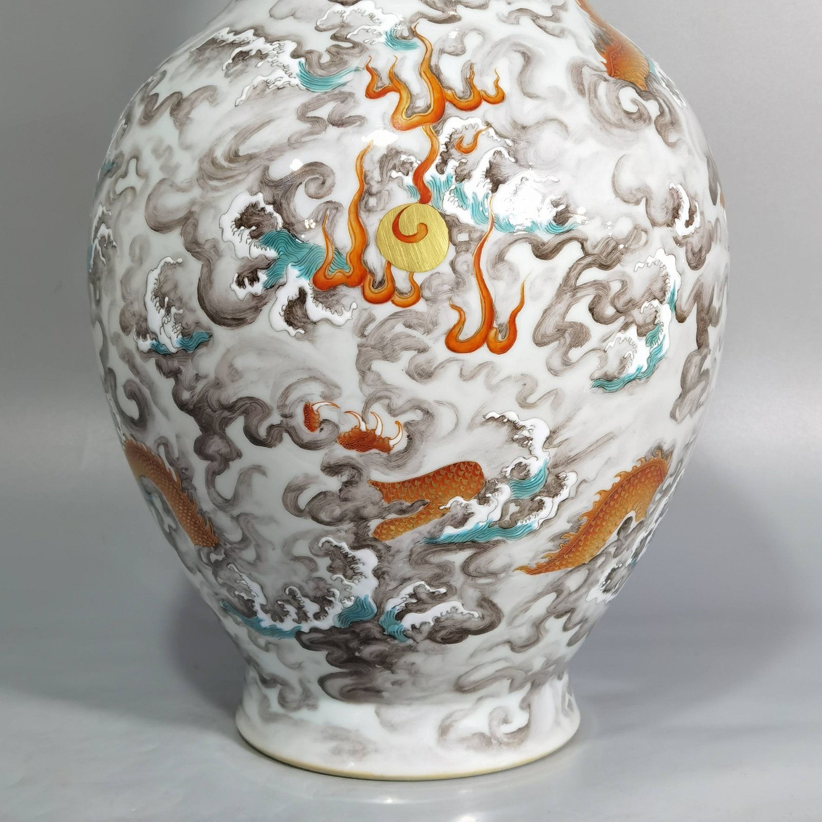 Qing Dynasty Yongzheng Pastel sea water and gold Canglong godson vase