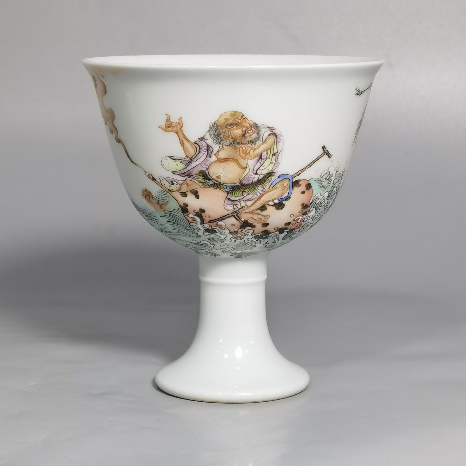 Qing Dynasty Yongzheng a pair of pastel seawater Tieguai Litu goblets