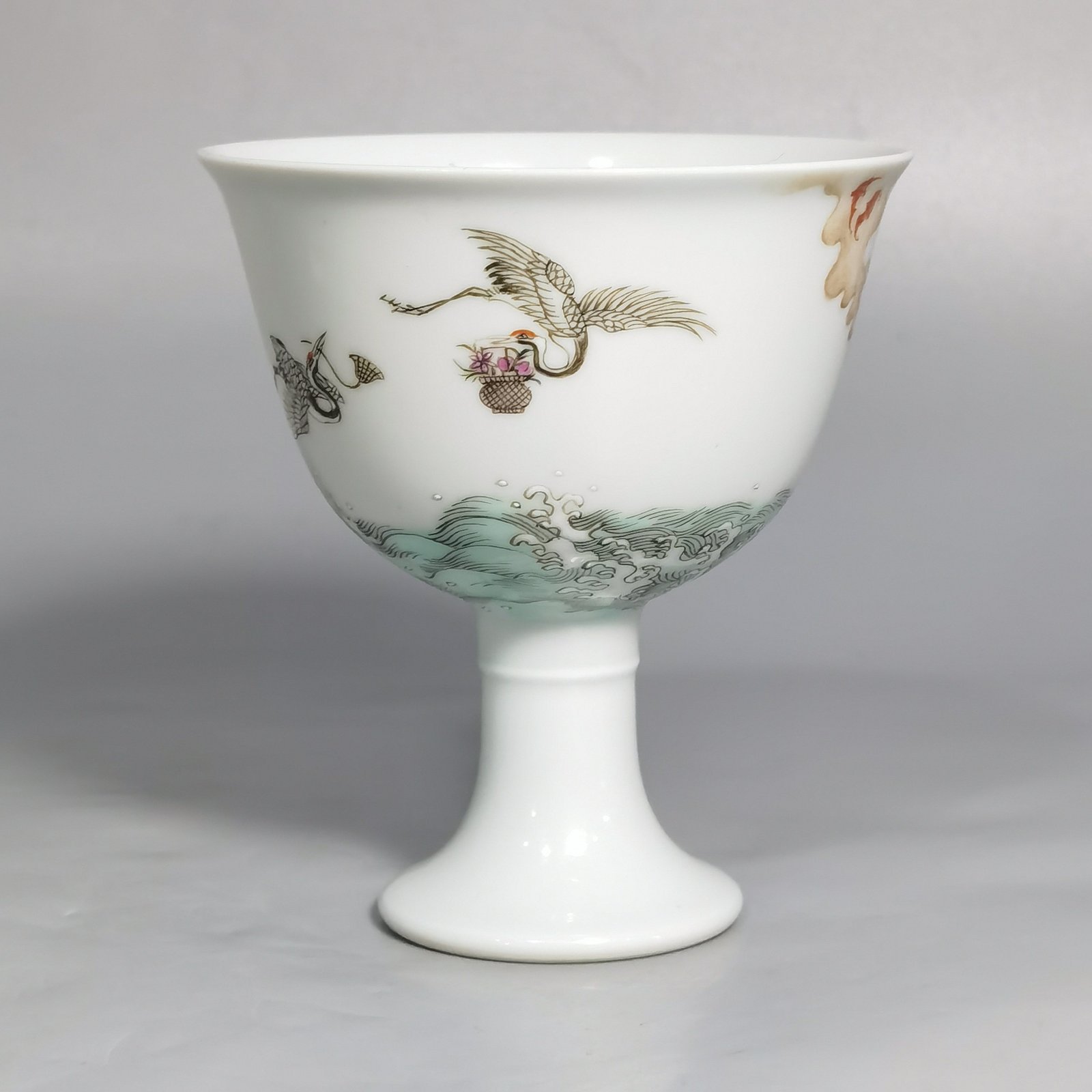 Qing Dynasty Yongzheng a pair of pastel seawater Tieguai Litu goblets