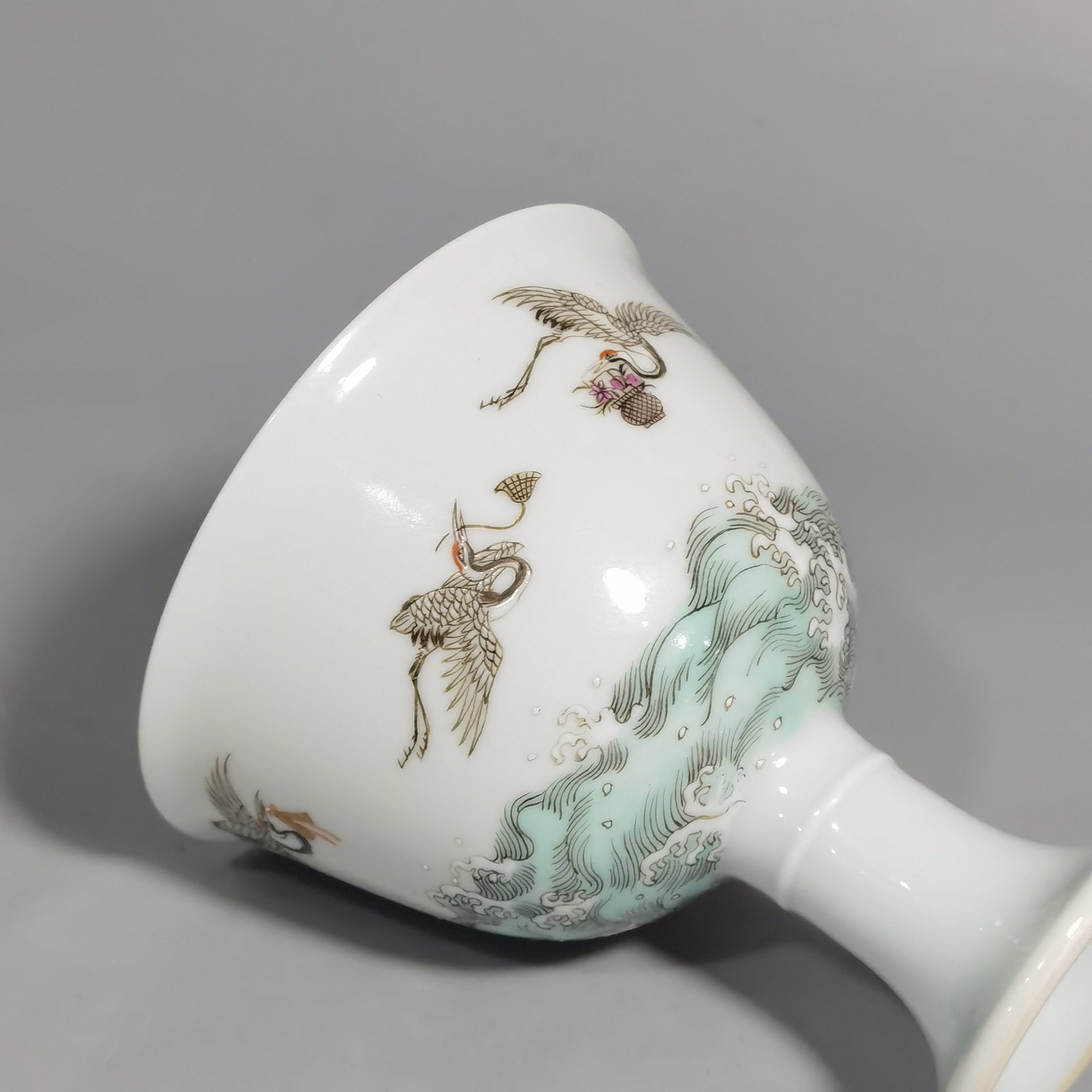 Qing Dynasty Yongzheng a pair of pastel seawater Tieguai Litu goblets