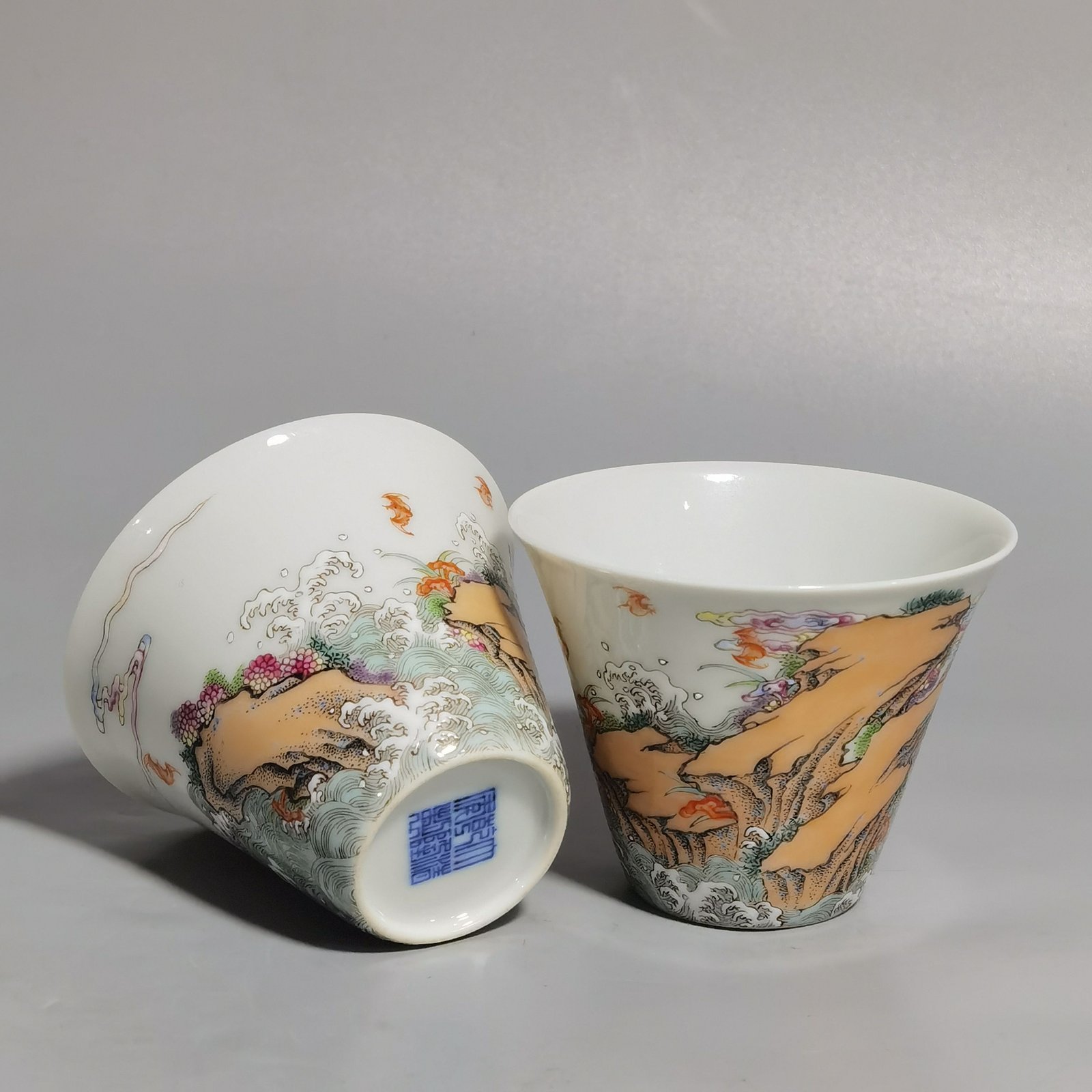Qing Dynasty Yongzheng Pastel Painting of Fushan Longevity and Sea Horseshoe Cup
