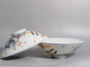 Qing Dynasty Yongzheng a famille rose flower-and-bird hat bowl with three fruits inside
