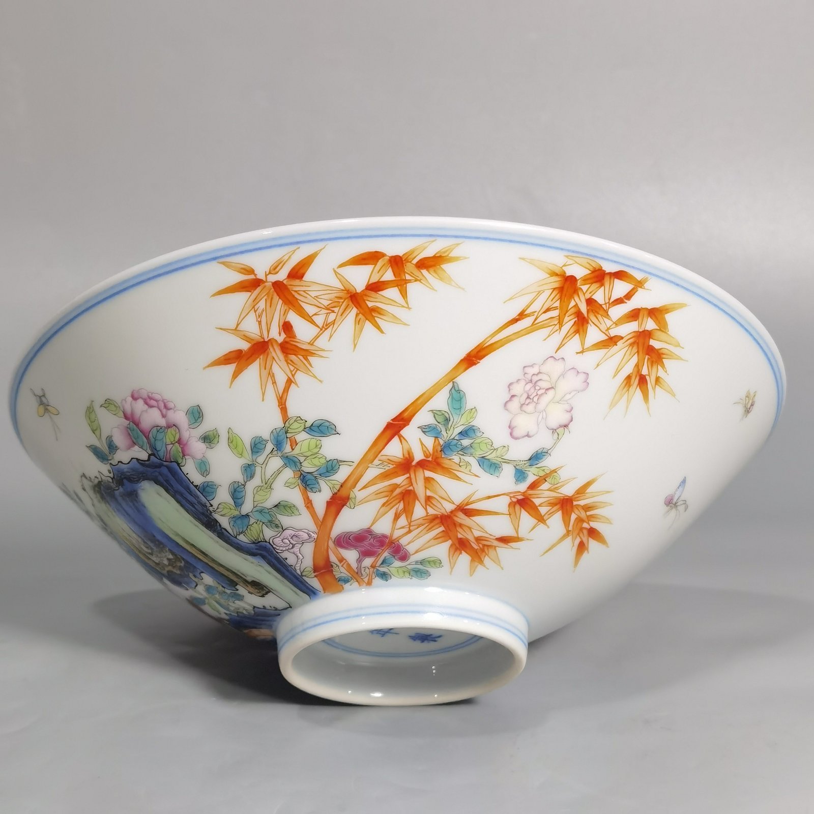 Qing Dynasty Yongzheng a famille rose flower-and-bird hat bowl with three fruits inside