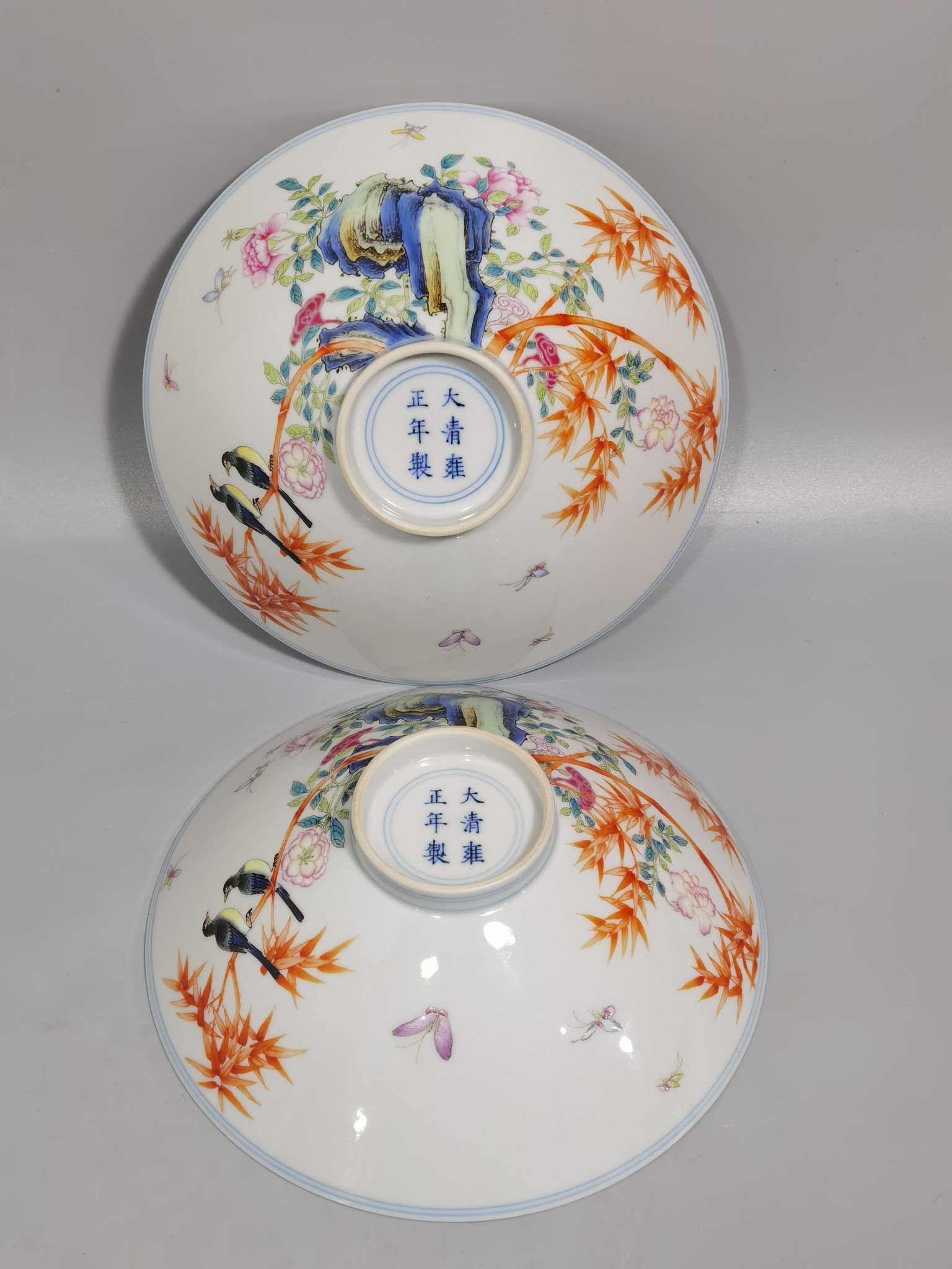 Qing Dynasty Yongzheng a famille rose flower-and-bird hat bowl with three fruits inside